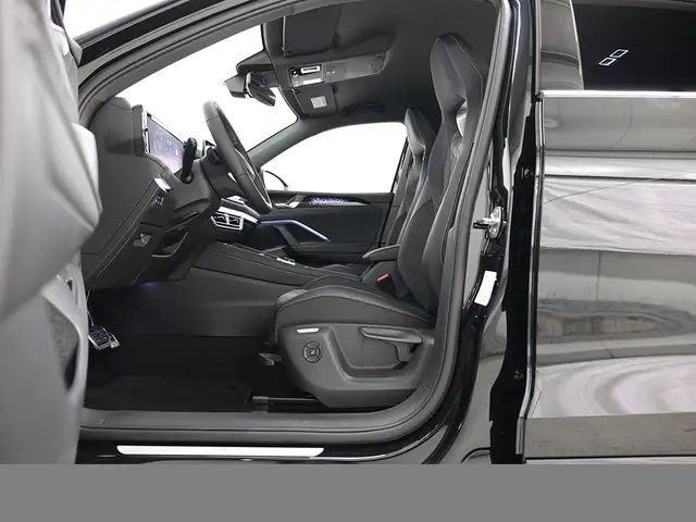 Volkswagen Tiguan view 12