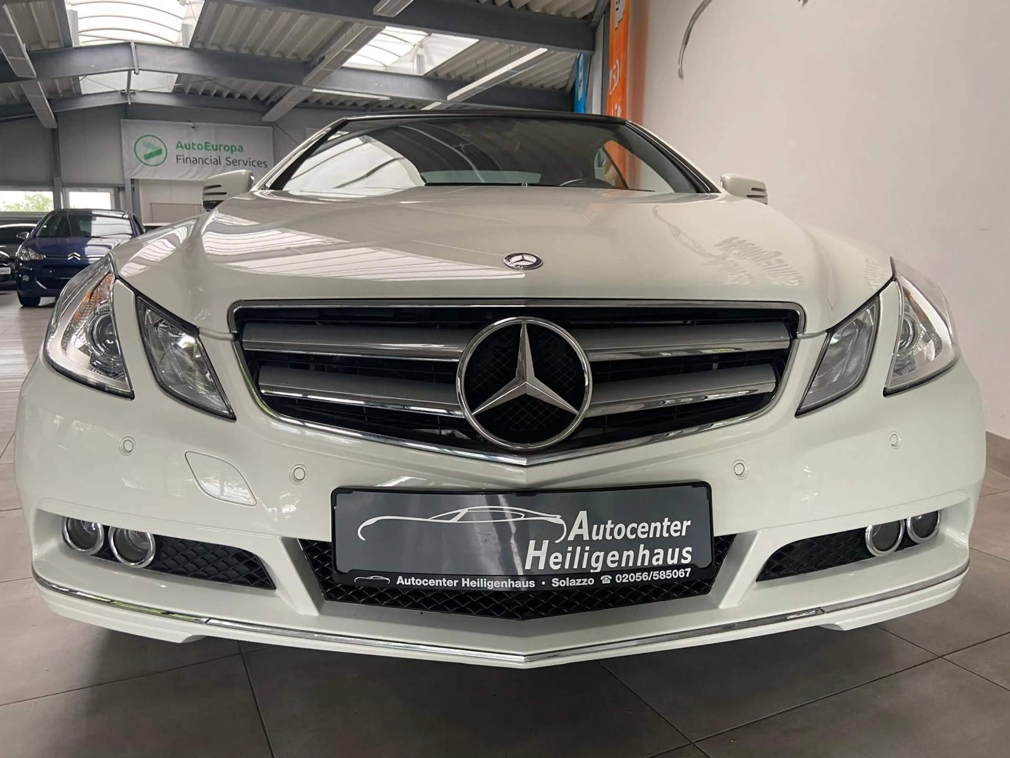Mercedes-Benz E 250 Cabrio Nackenheizung Leder Tempomat PDC — photo 11