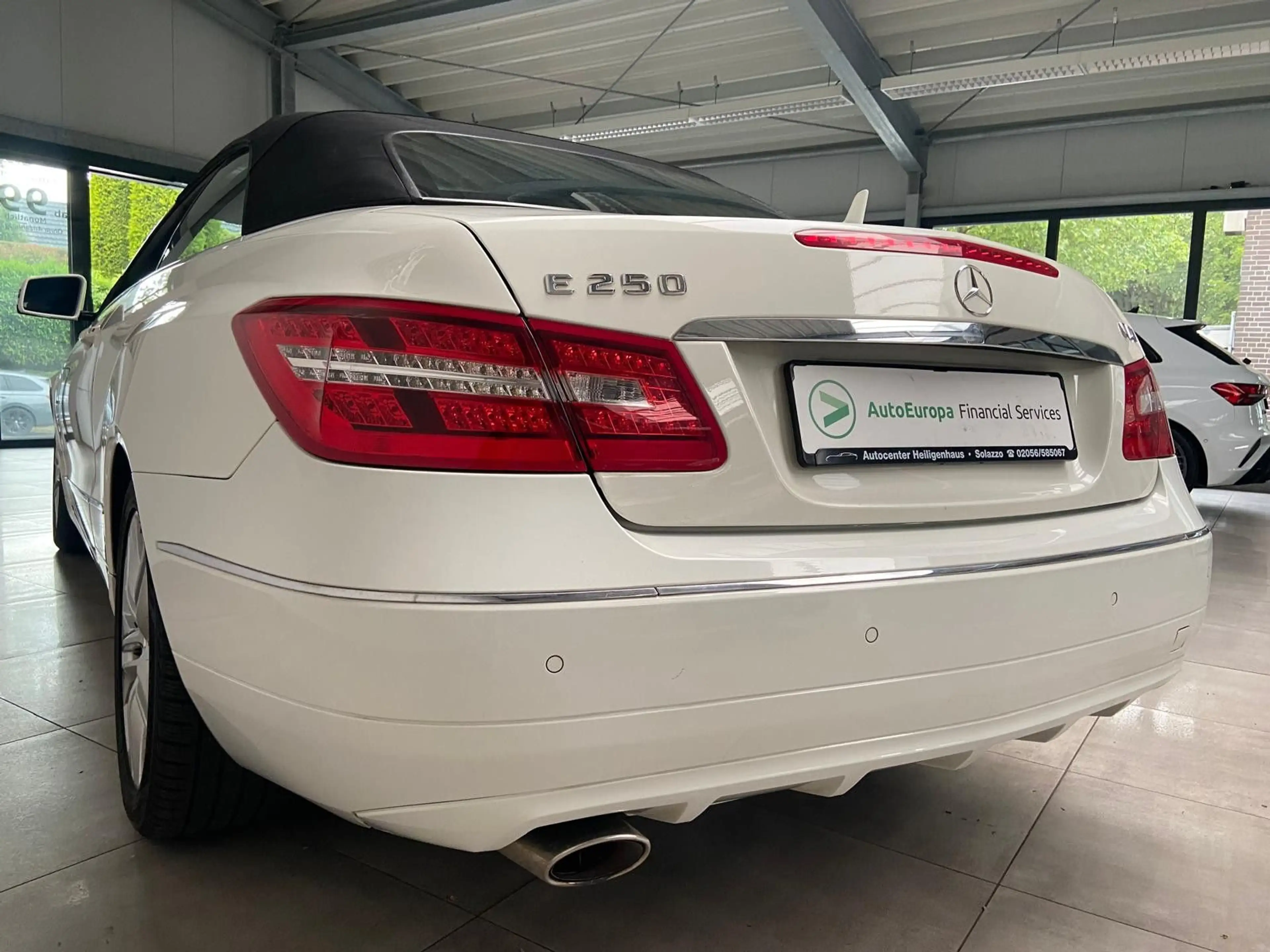 Mercedes-Benz E 250 Cabrio Nackenheizung Leder Tempomat PDC — photo 7