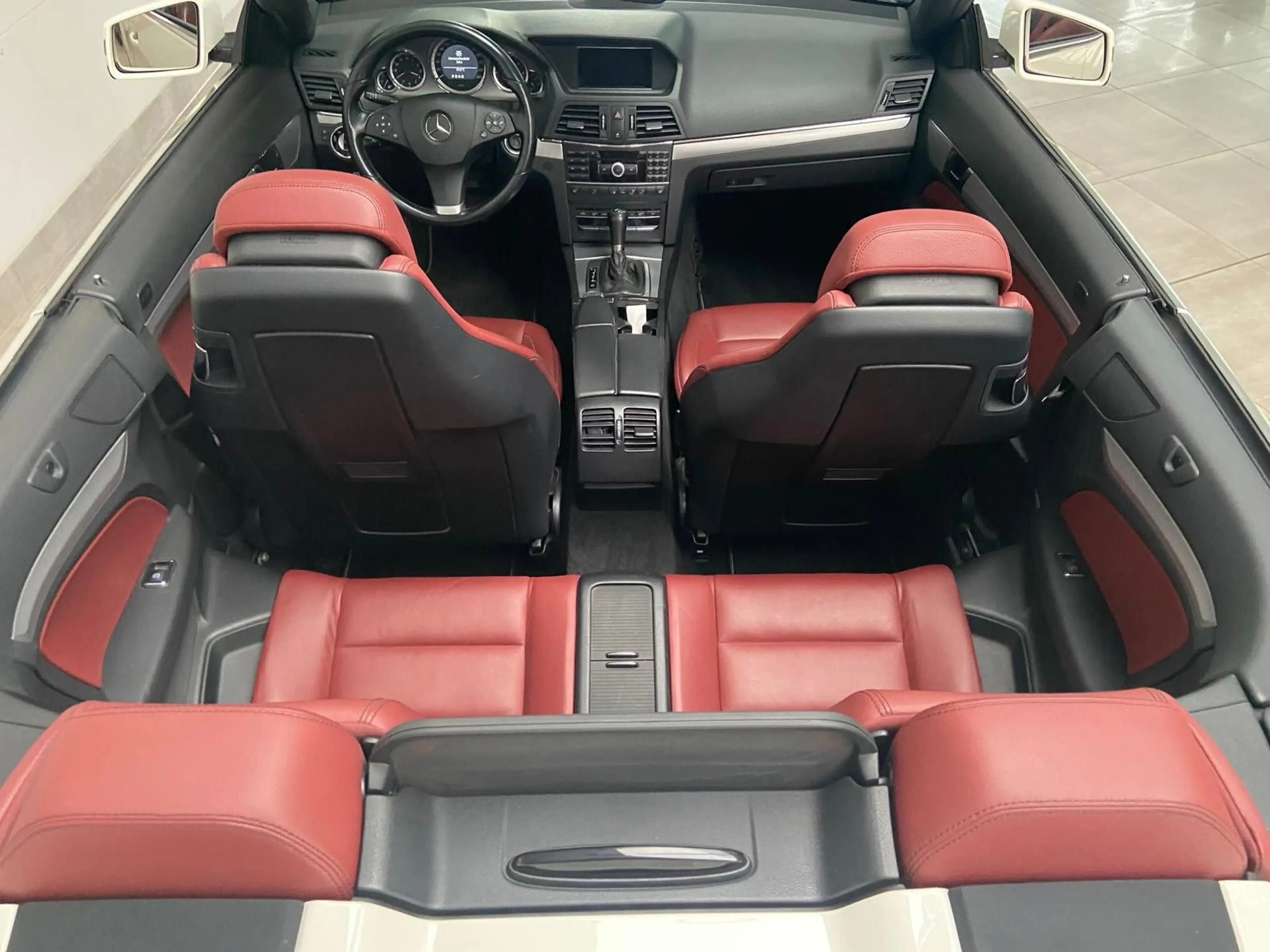 Mercedes-Benz E 250 Cabrio Nackenheizung Leder Tempomat PDC — photo 14