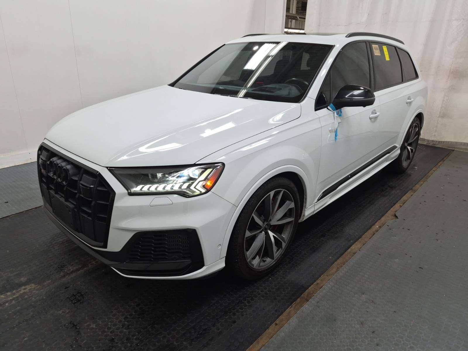 2021 Audi SQ7 PREMIUM PLUS | AWD | 7 PASSENGER | SUNROOF | NAV |