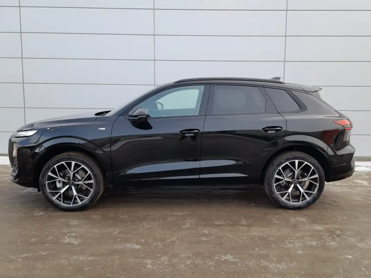 Audi Q3 снимка Audi Q3