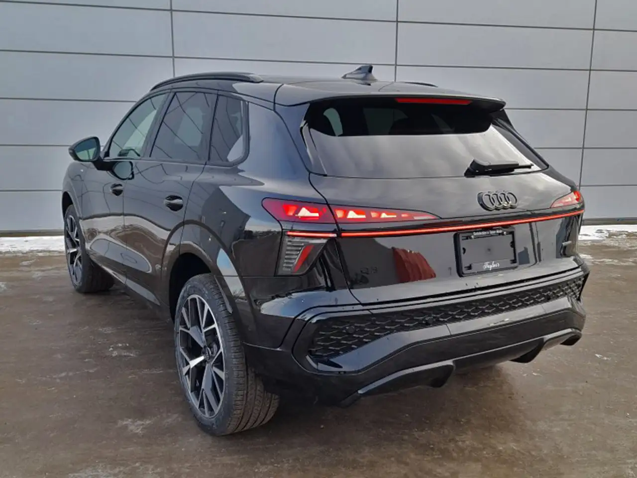 Audi Q3 снимка Audi Q3