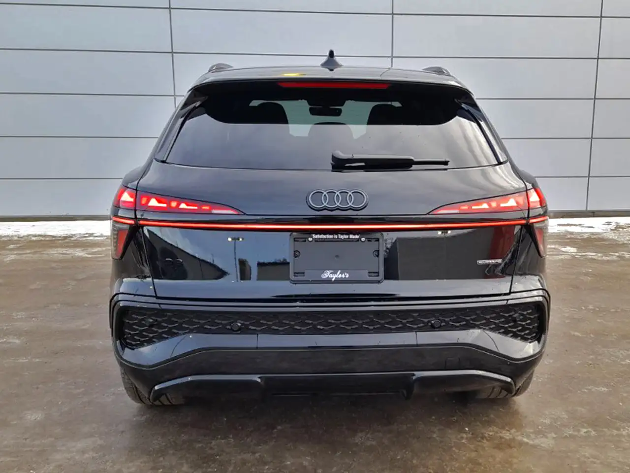 Audi Q3 снимка Audi Q3