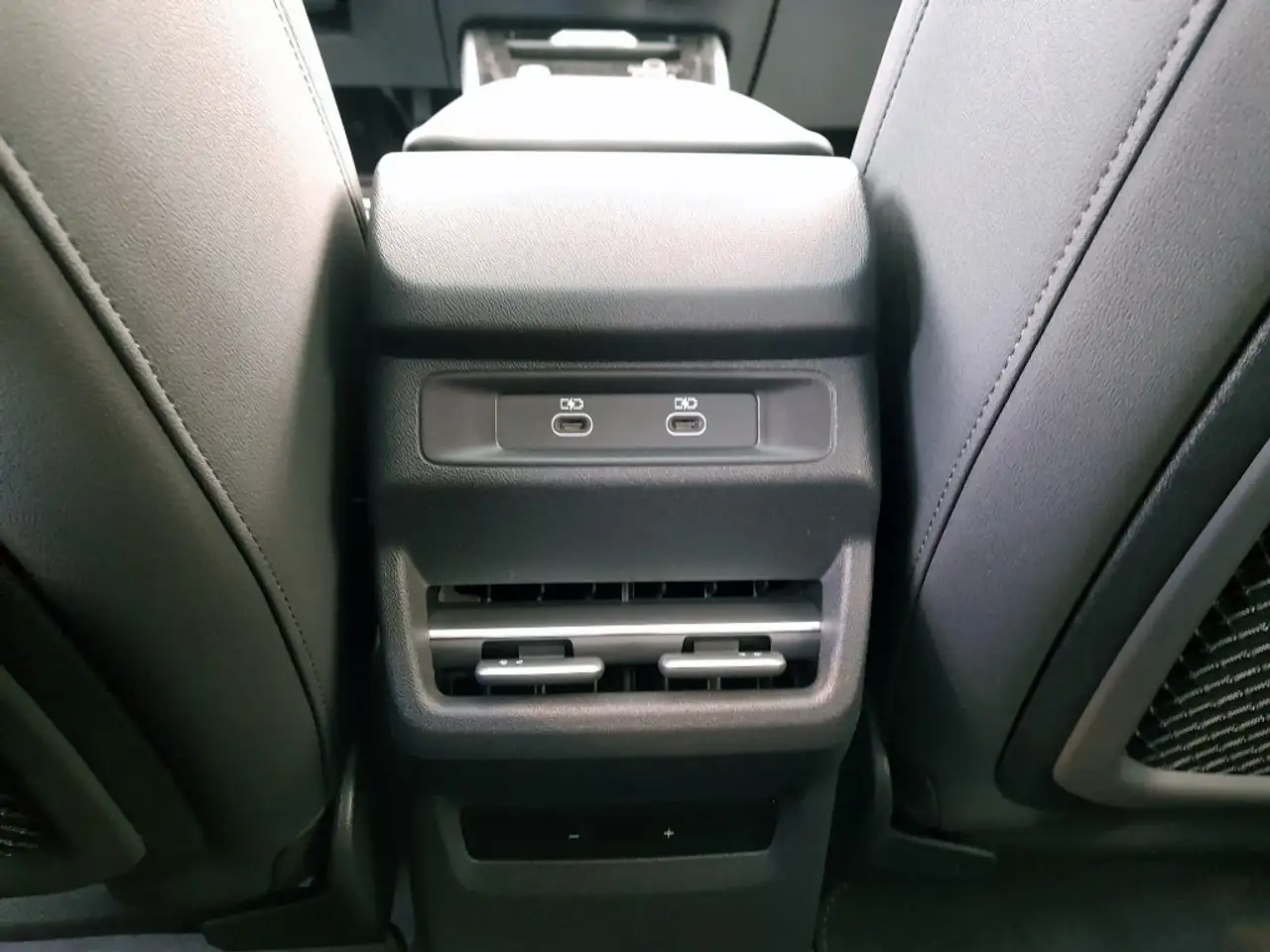Audi Q3 снимка Audi Q3