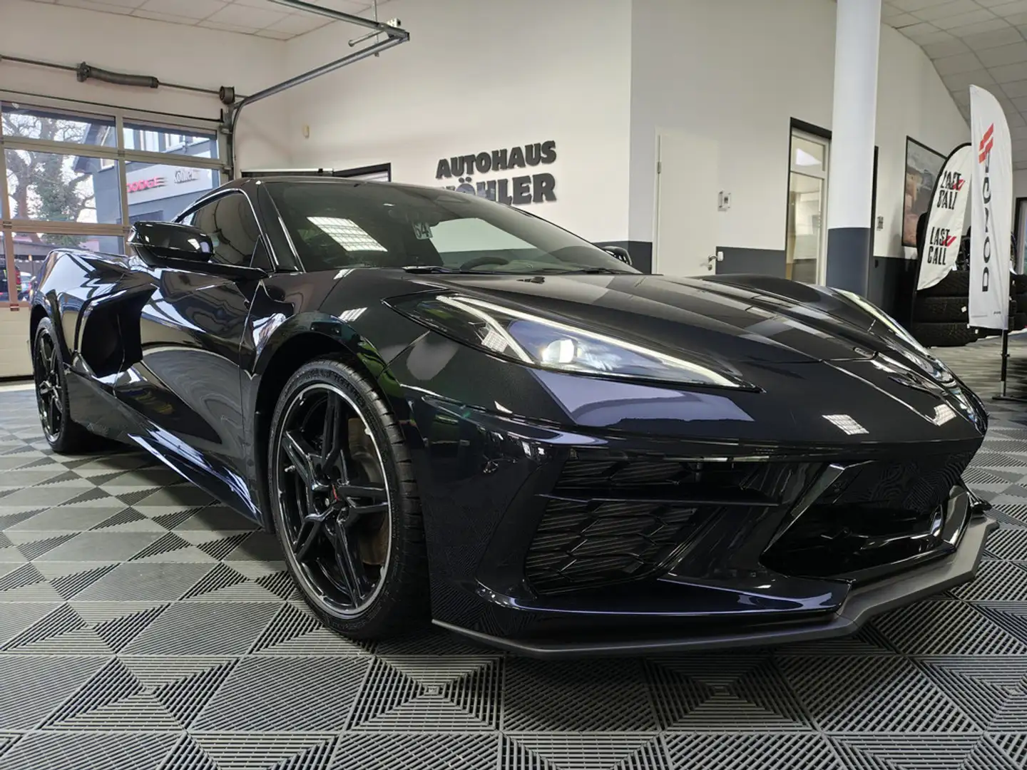 Corvette C8 Coupe 3LT, Lift, Nappaleder, Carbonflashmet!!!! Schwarz - 2