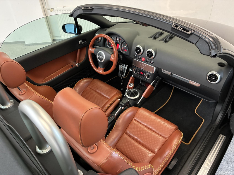 Audi TT Roadster 1.8 5V Turbo quattro | BASEBALL INTERIEUR — photo 24