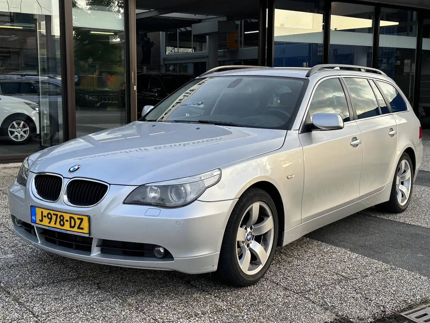 BMW 525 5-Serie 2.5 I TOURING AUT Executive Grijs - 2