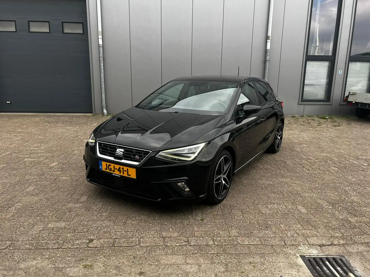 SEAT Ibiza 1.0 TSI FR BnsInt. Zwart - 1