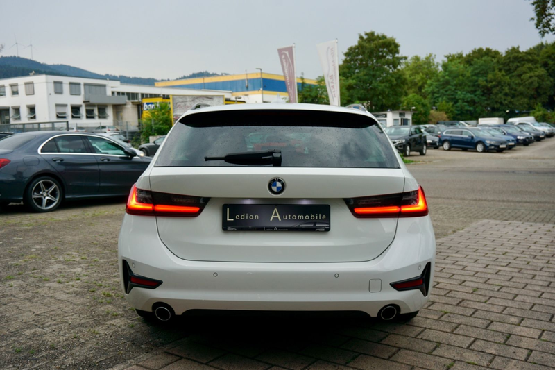 BMW 318 Baureihe 3 Touring 318 d Sport Line — photo 4