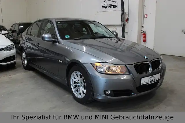 BMW 318 i Facelift Automatik*Keyless-Go*Vollleder