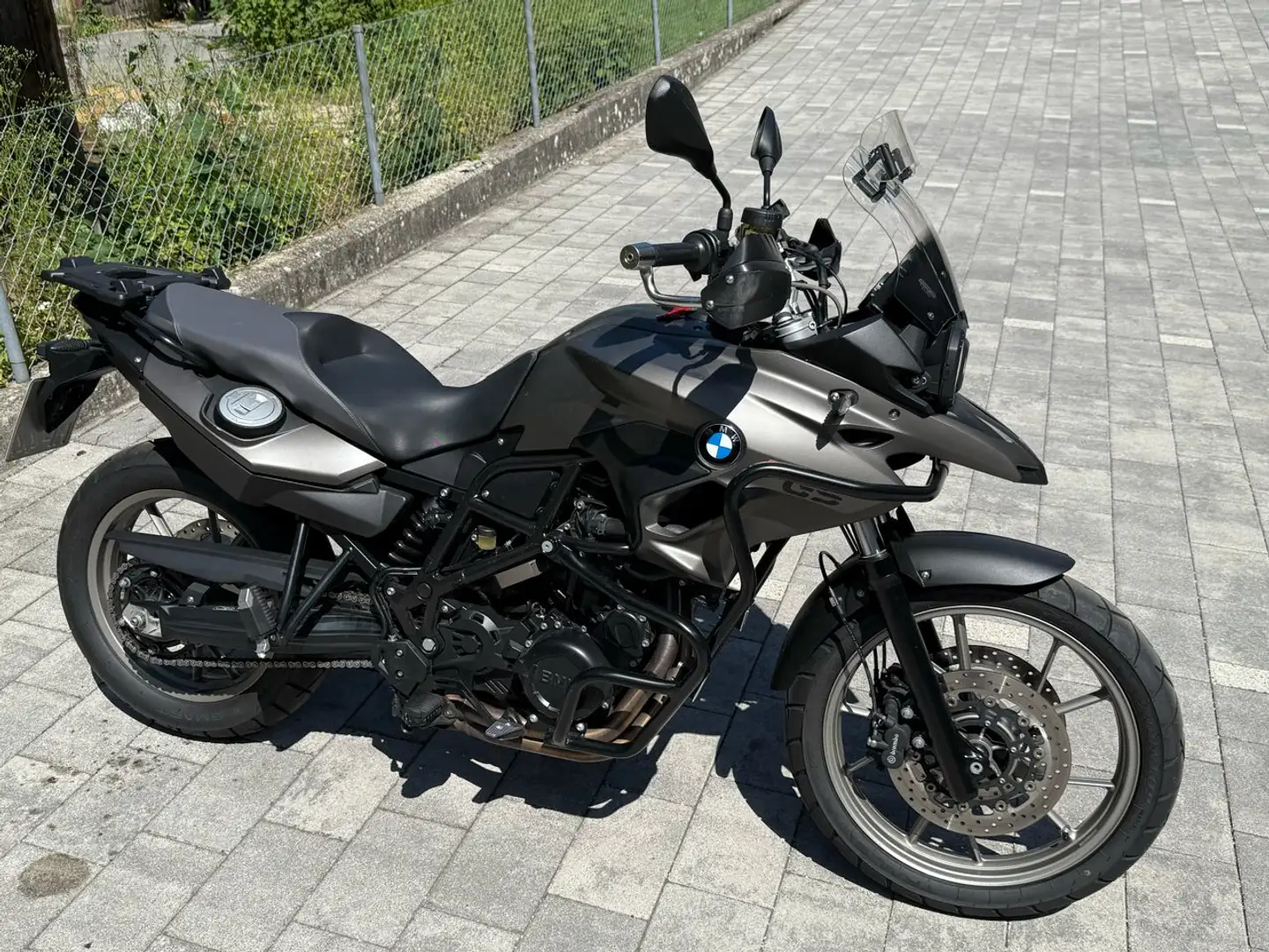 BMW F 700 GS Top Ausstattung, top Zustand Grau - 1