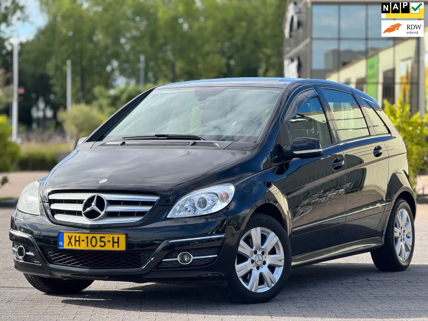 Mercedes-Benz B 200 | Automaat | Panoramadak | Navigatie | Leder stoel Zwart - 1