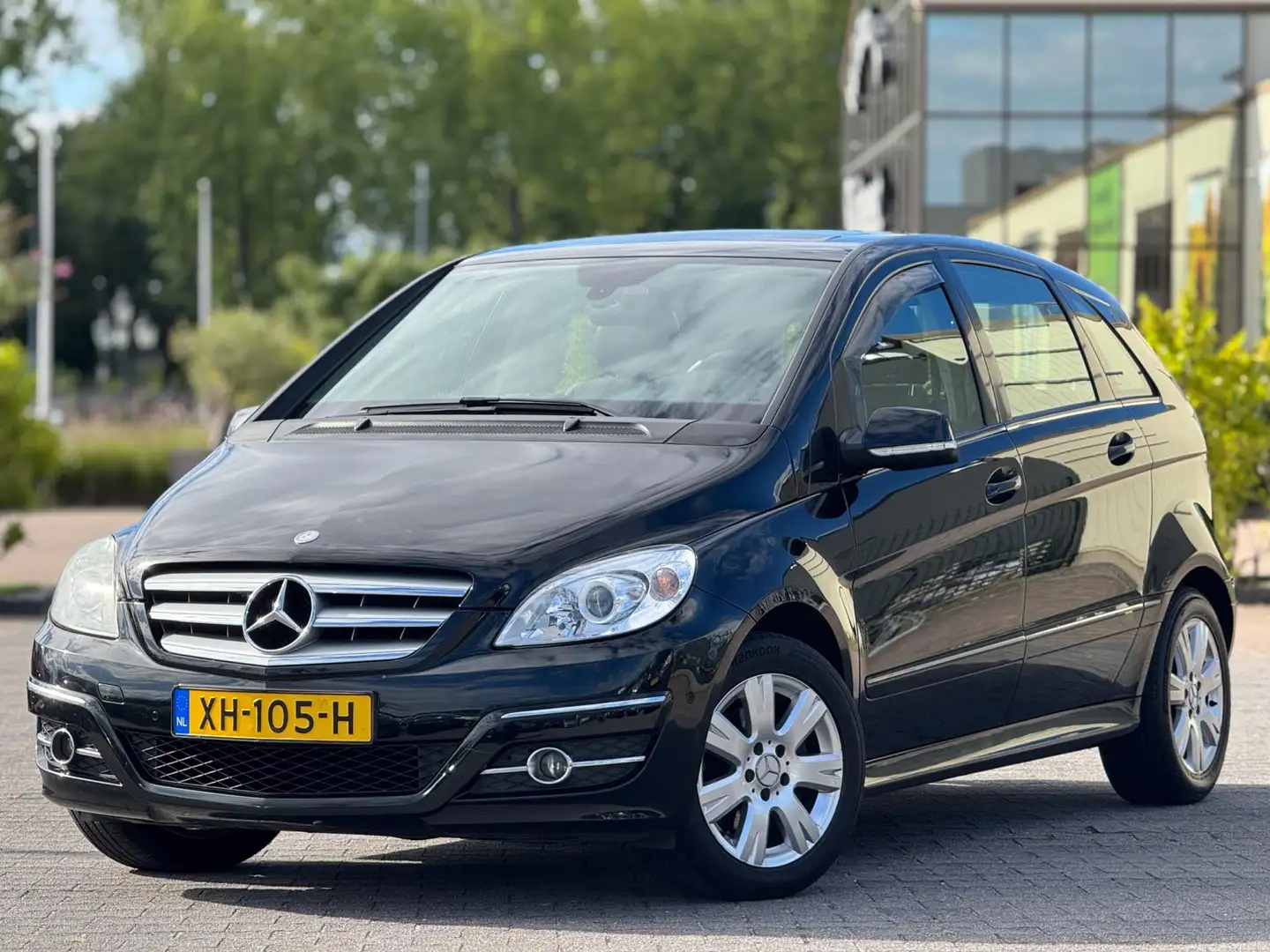 Mercedes-Benz B 200 | Automaat | Panoramadak | Navigatie | Leder stoel Noir - 1