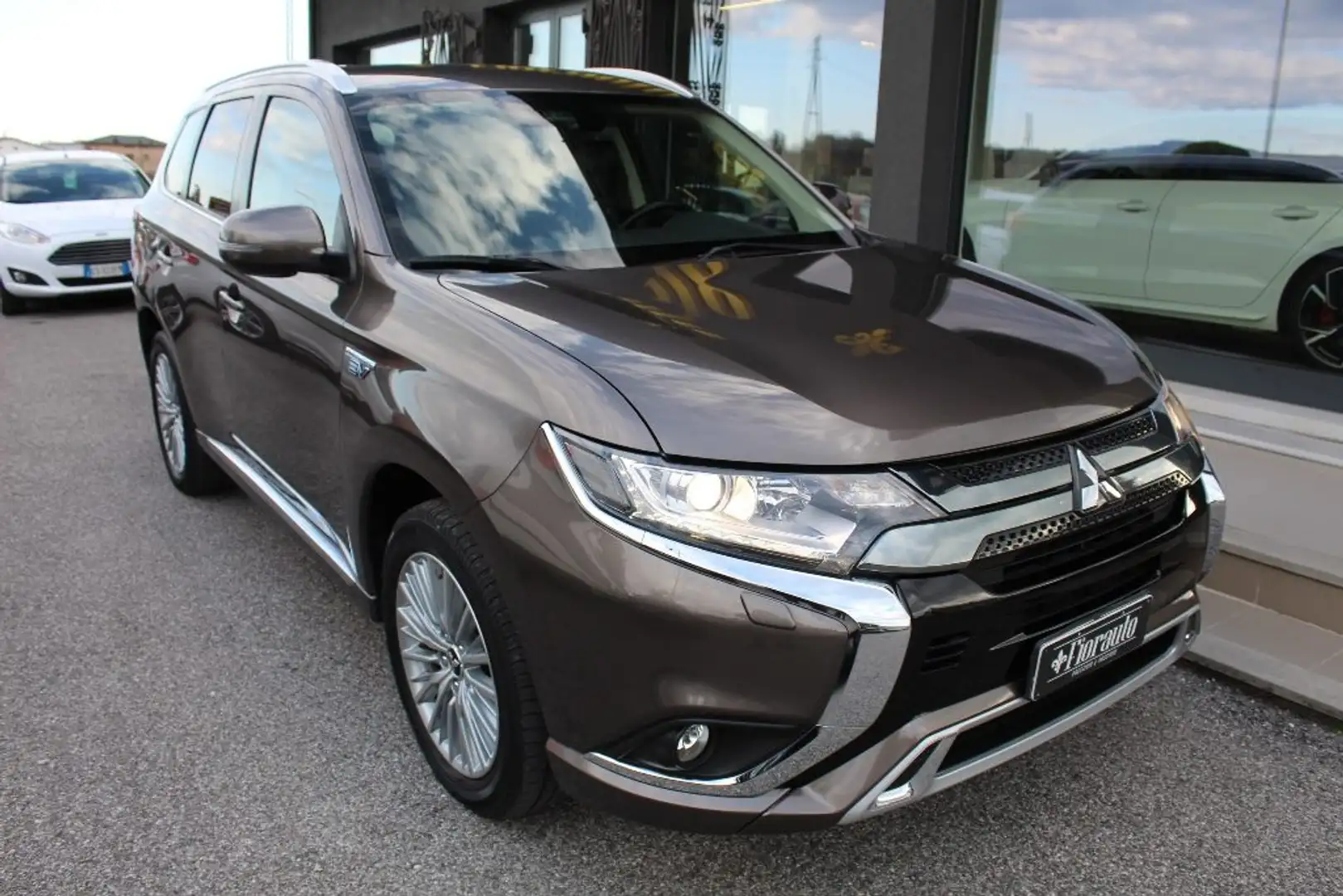 Mitsubishi Outlander 2.4 4WD PHEV Instyle Szürke - 2