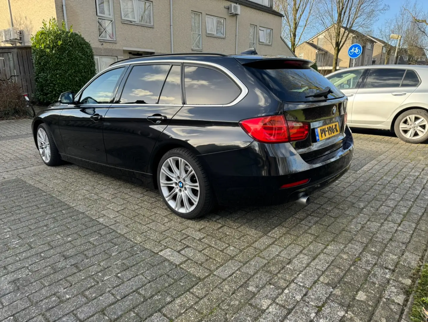 BMW 318 d High Executive Zwart - 2