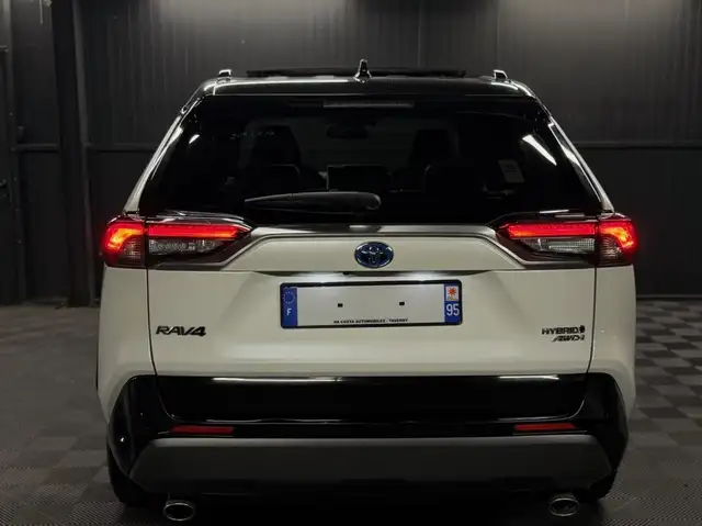 Toyota RAV4 view 7