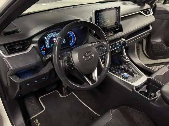 Toyota RAV4 view 11