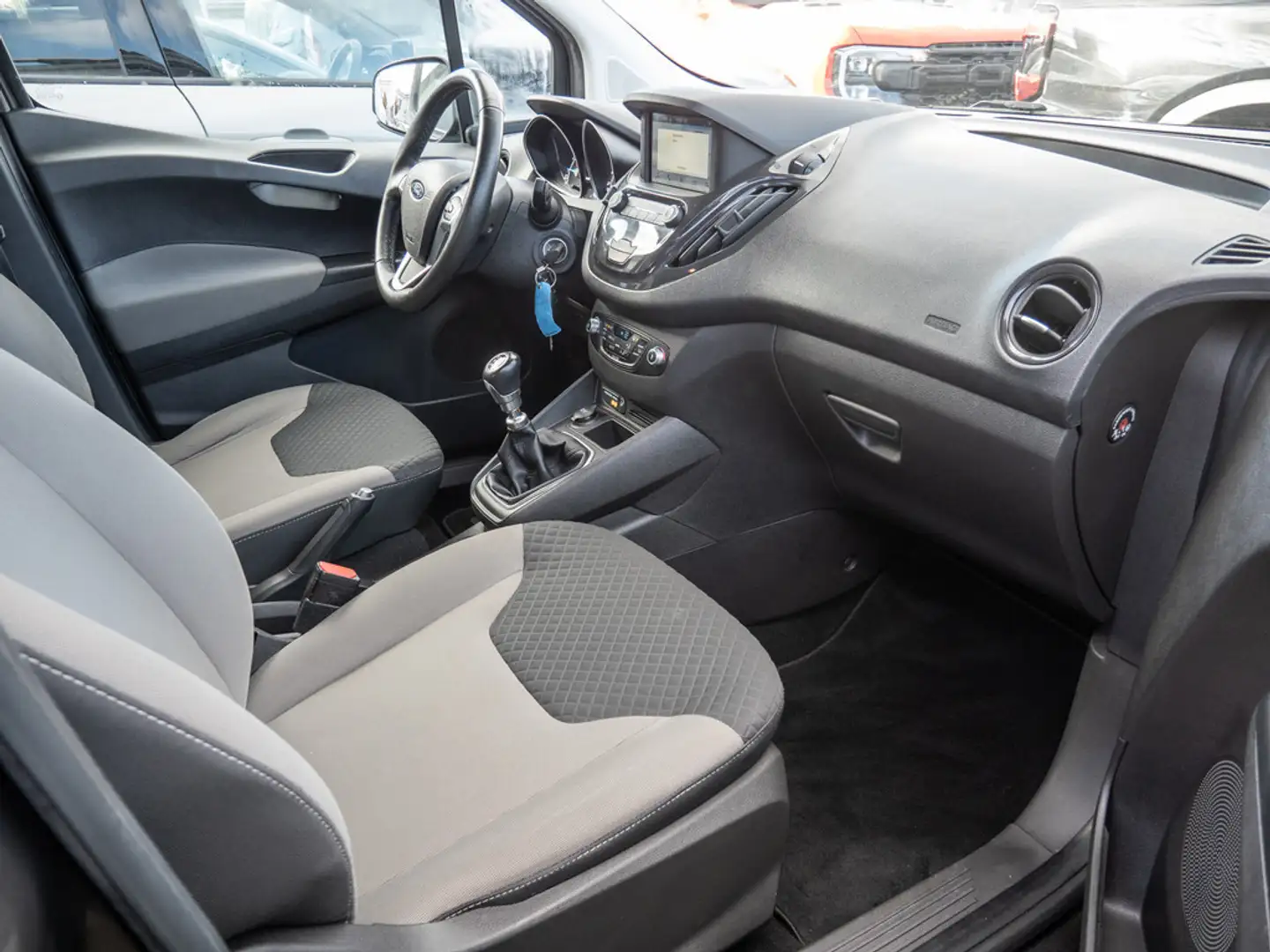 Ford Tourneo Courier Titanium BT KAMERA NAVI USB Grau - 2