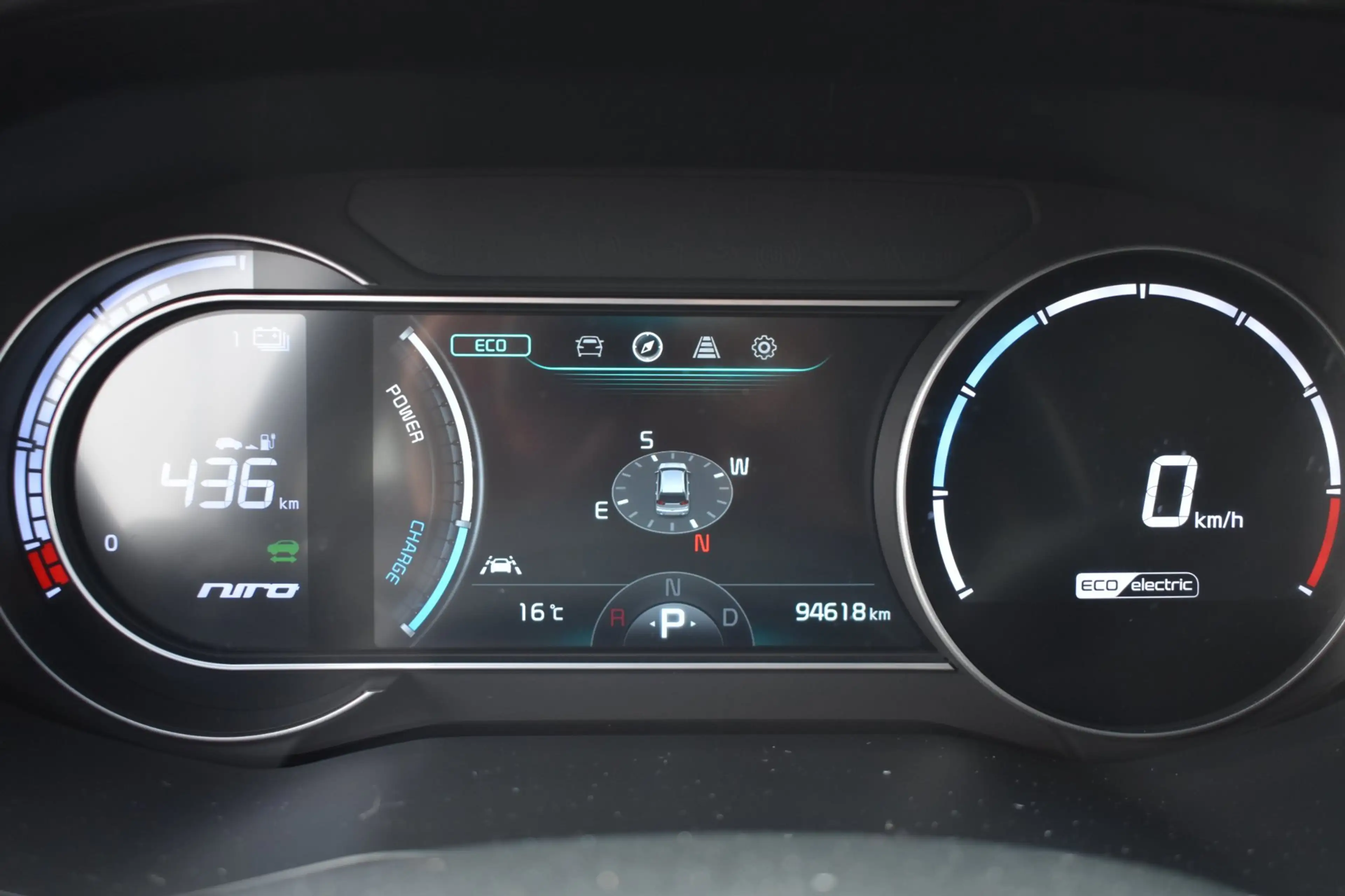 Kia e-Niro DynamicPlusLine 64 kWh SOH 100% | APPLE CARPLAY | — photo 8