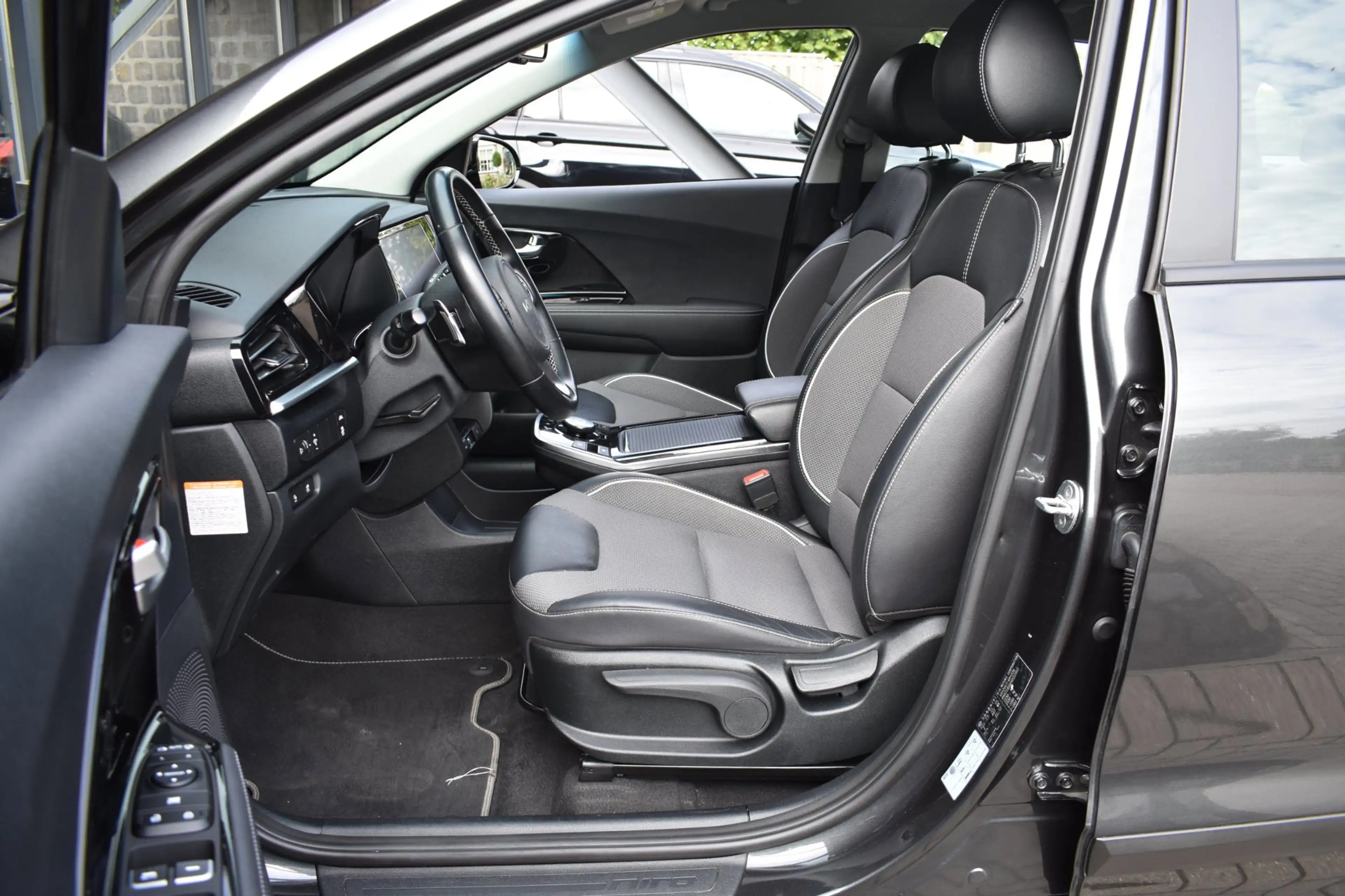 Kia e-Niro DynamicPlusLine 64 kWh SOH 100% | APPLE CARPLAY | — photo 23
