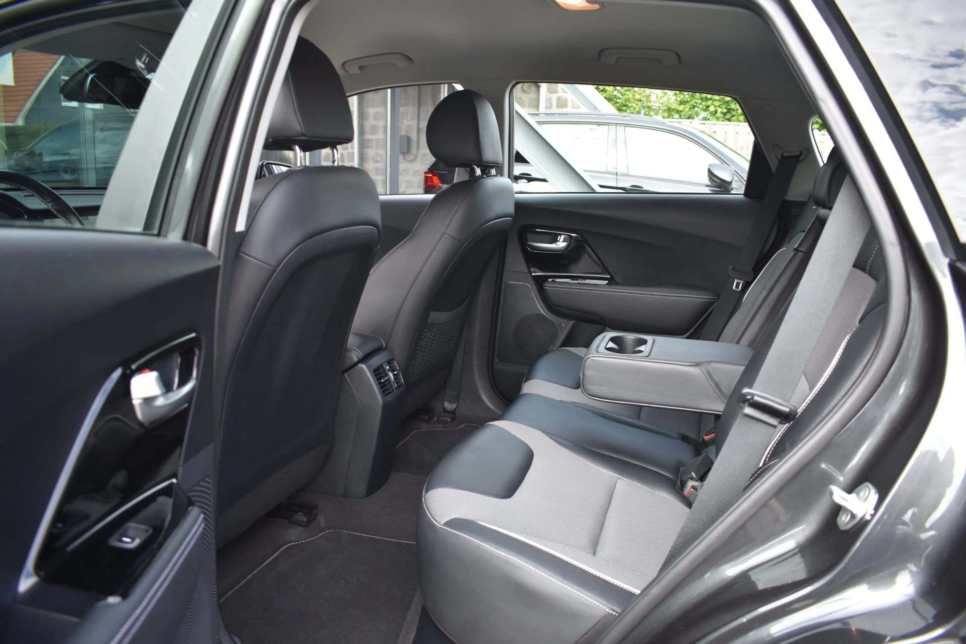 Kia e-Niro DynamicPlusLine 64 kWh SOH 100% | APPLE CARPLAY | — photo 25