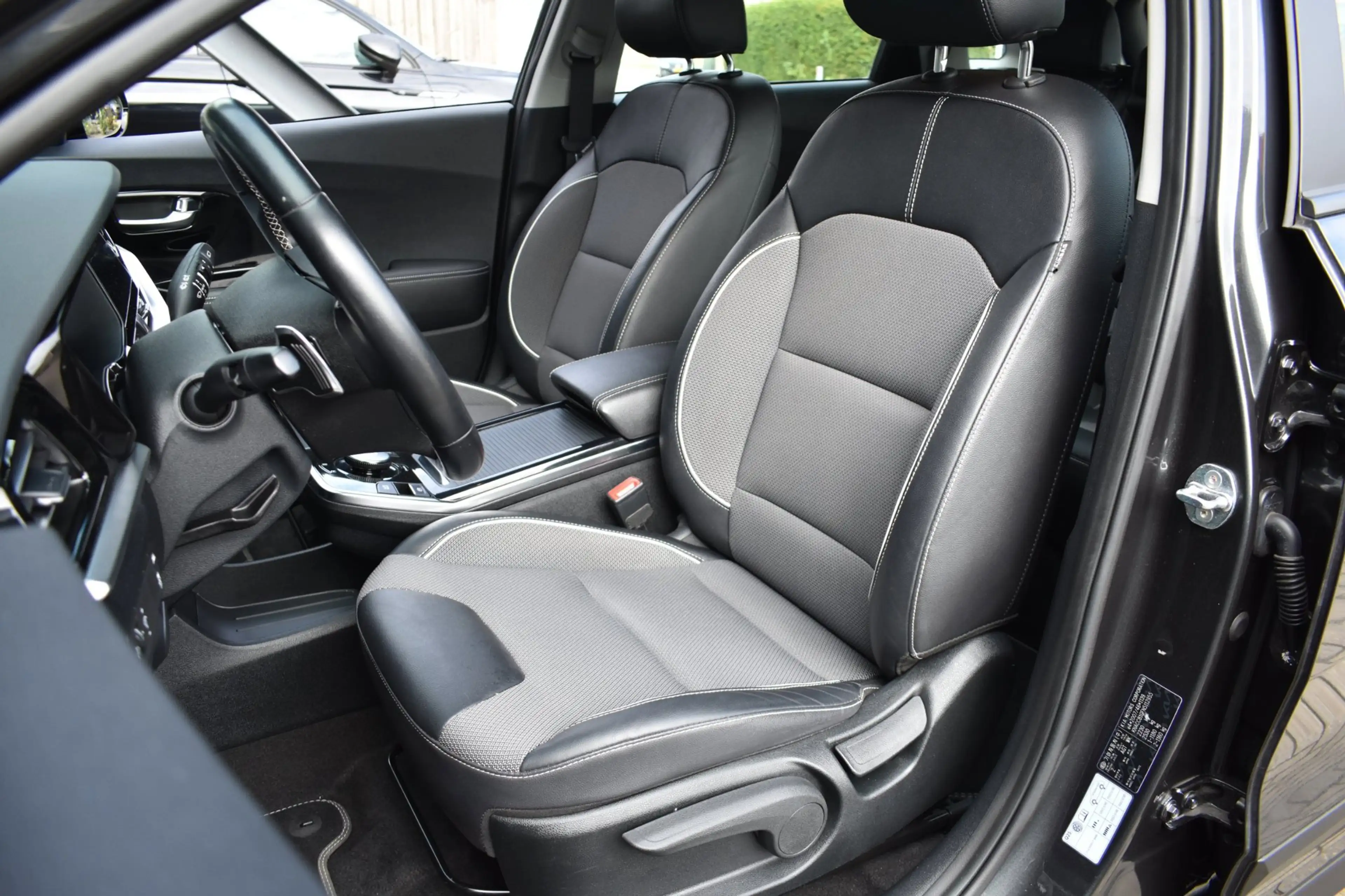 Kia e-Niro DynamicPlusLine 64 kWh SOH 100% | APPLE CARPLAY | — photo 7