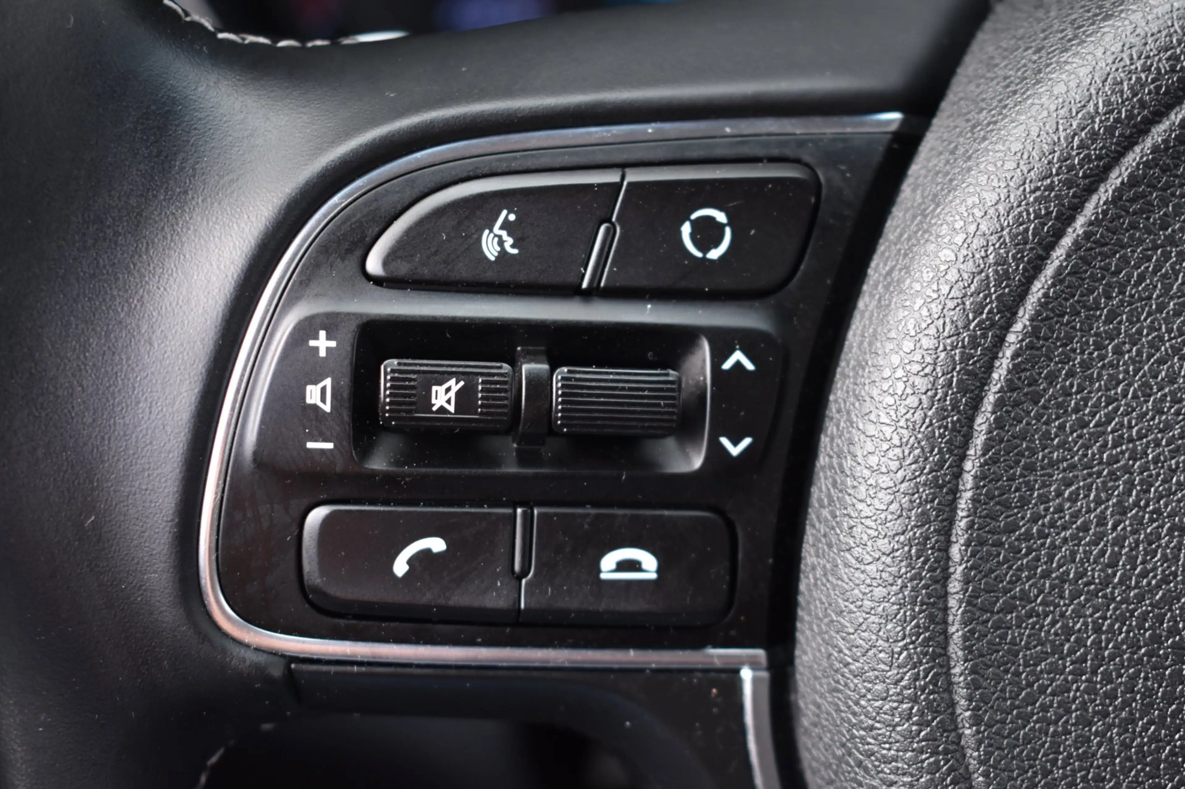 Kia e-Niro DynamicPlusLine 64 kWh SOH 100% | APPLE CARPLAY | — photo 28