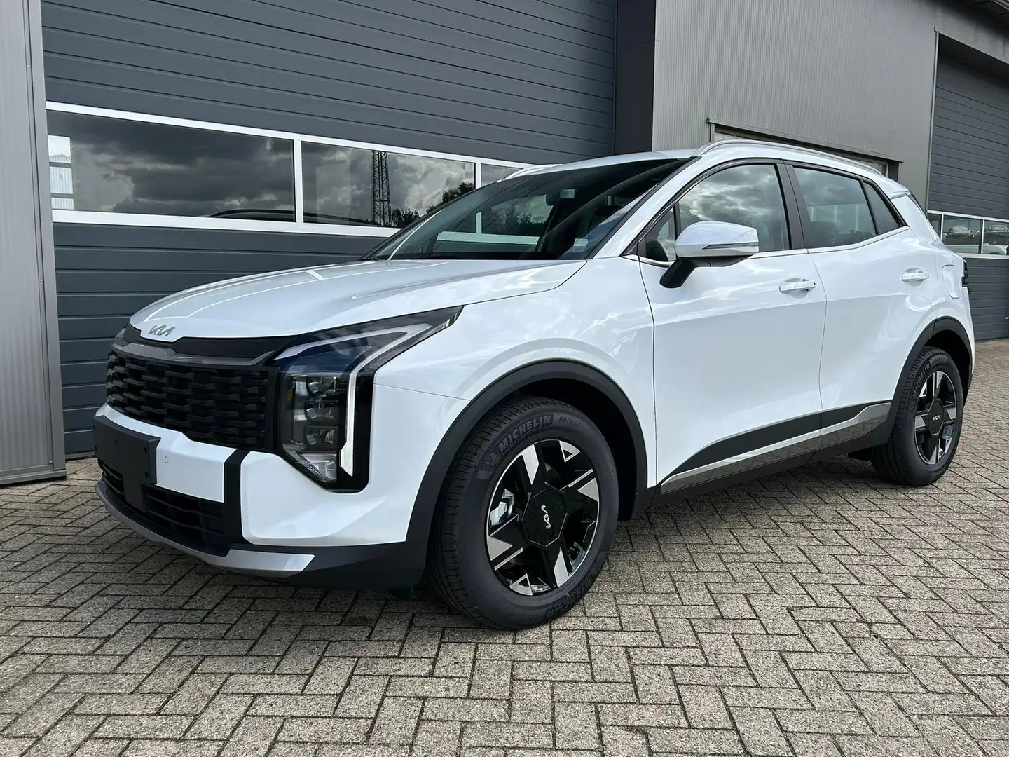 Kia Sportage Vision 1.6 T-GDi MHEV 150PS Automatik NEUES MOD... Blanc - 1