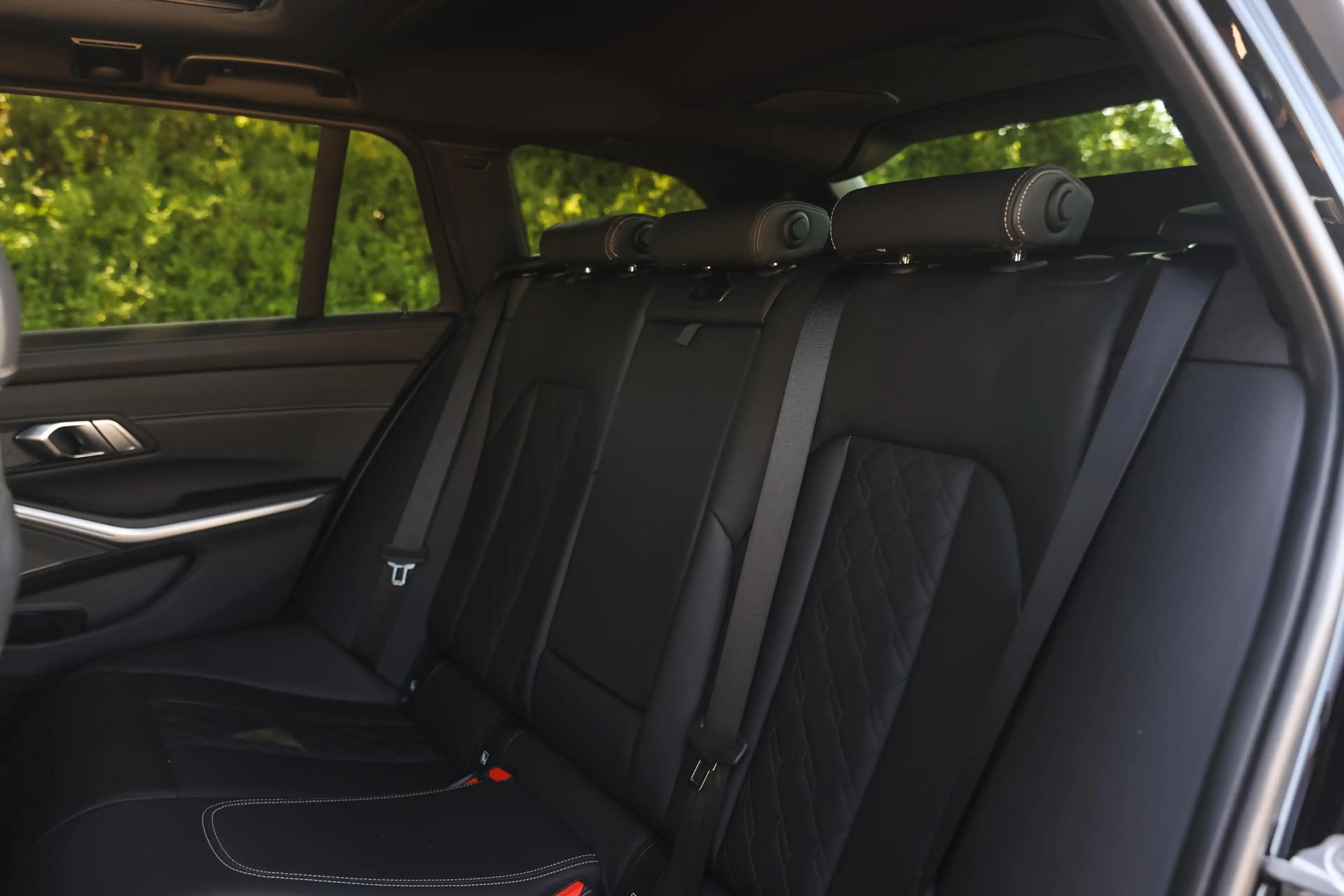 Alpina B3 Touring Automaat / Trekhaak / Adaptief M onderstel — photo 12