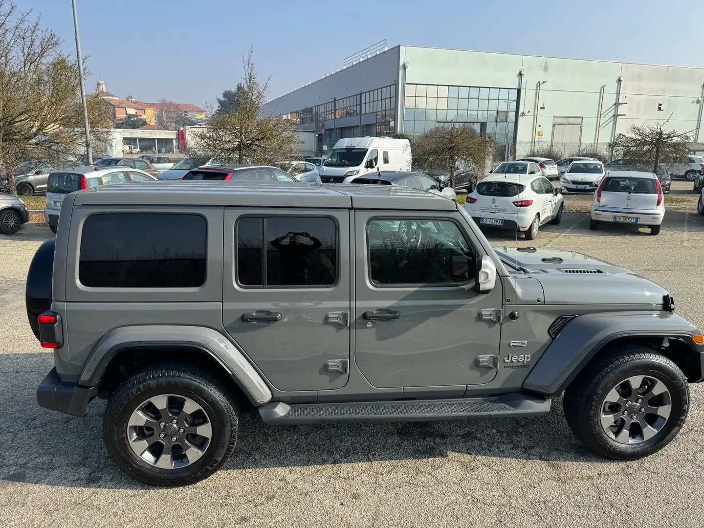 Jeep Wrangler Unlimited 2.2 mjt II Sahara auto OVERLAND Grigio - 2