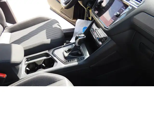 Volkswagen Tiguan Allspace view 11