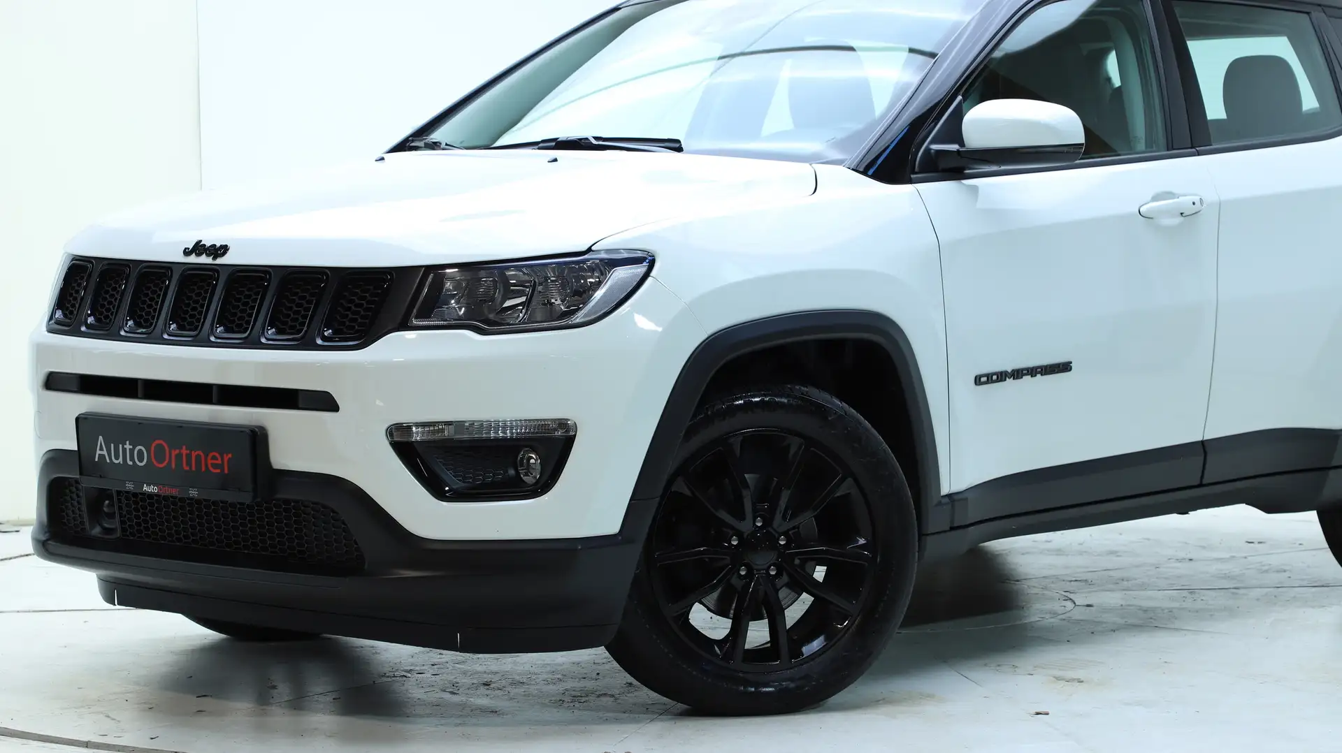 Jeep Compass Night Eagle Navi+Cam+Sitzheiz+Keyless Weiß - 2