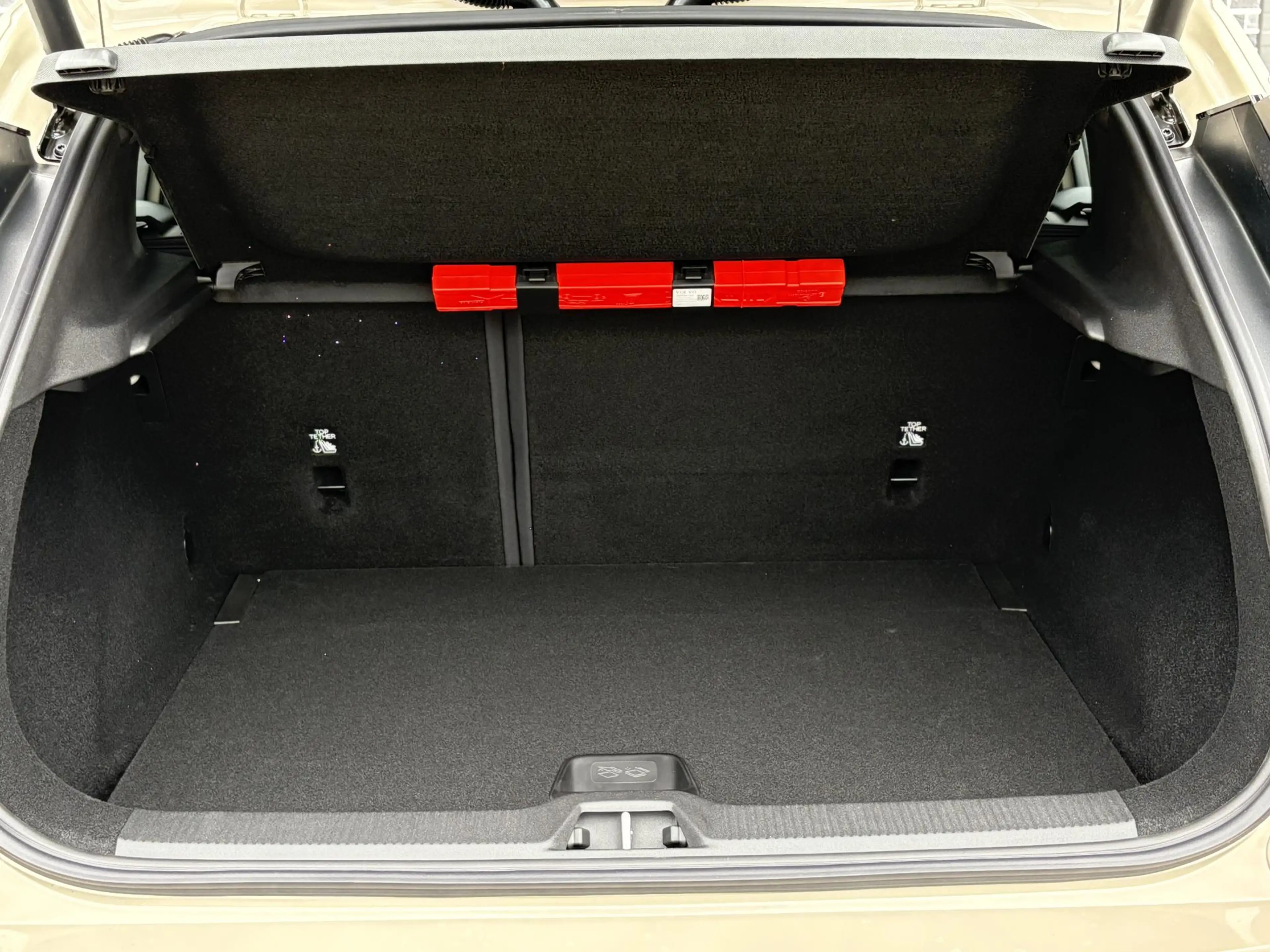 Volvo EX30 P3 Plus Europa 51 kWh | Verwarmde voorstoelen en s — photo 15