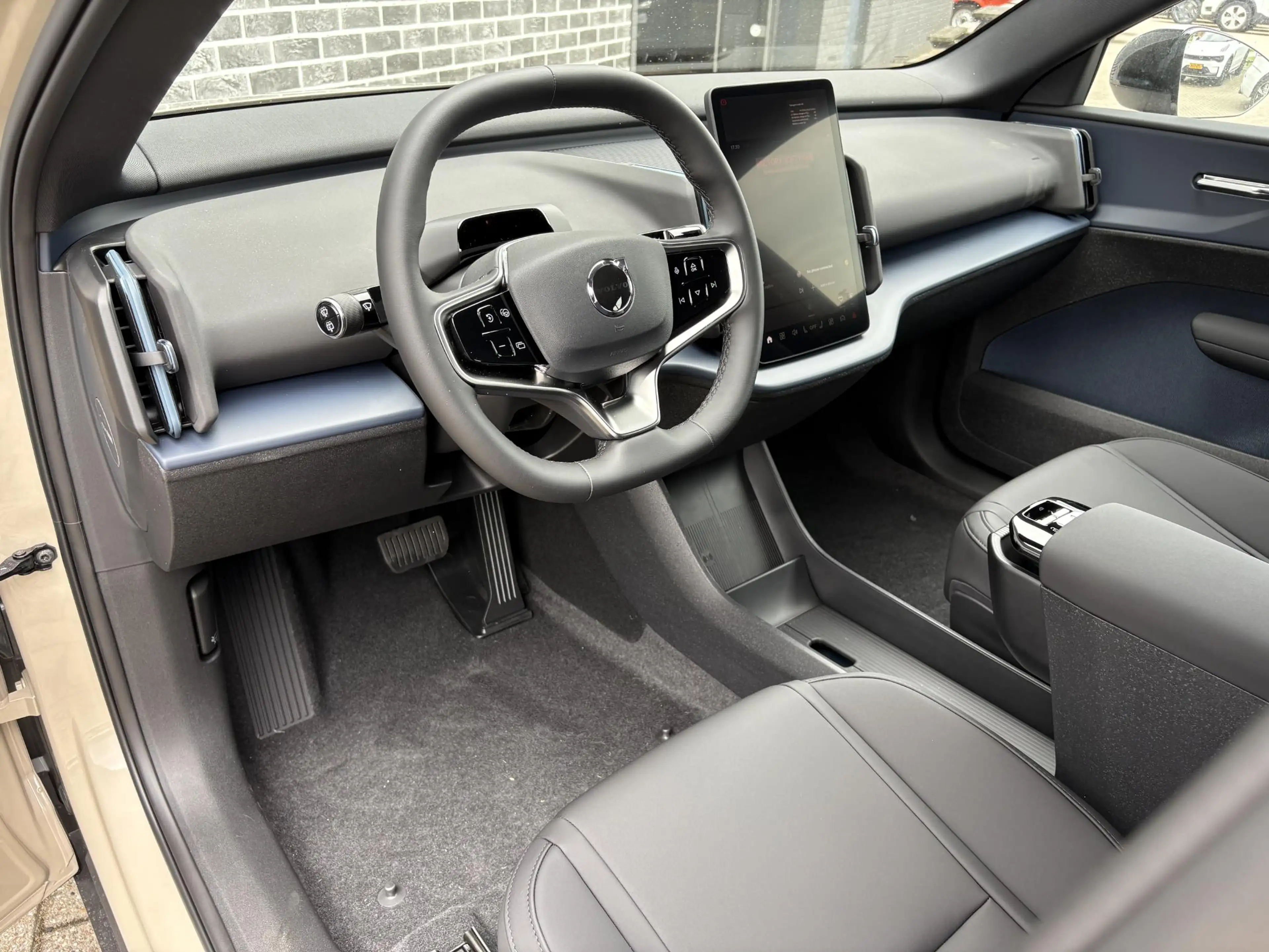 Volvo EX30 P3 Plus Europa 51 kWh | Verwarmde voorstoelen en s — photo 3