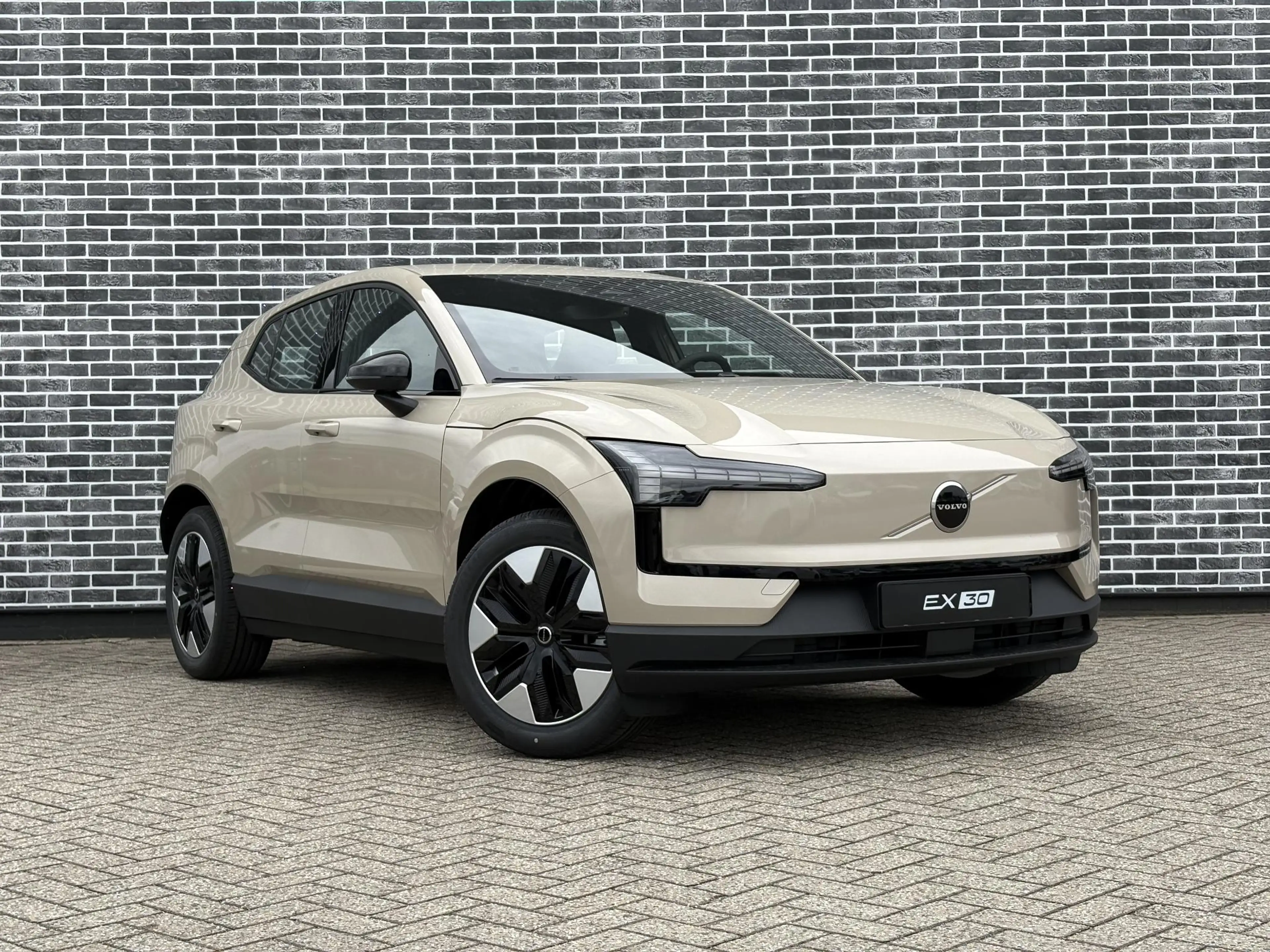 Volvo EX30 P3 Plus Europa 51 kWh | Verwarmde voorstoelen en s — photo 6