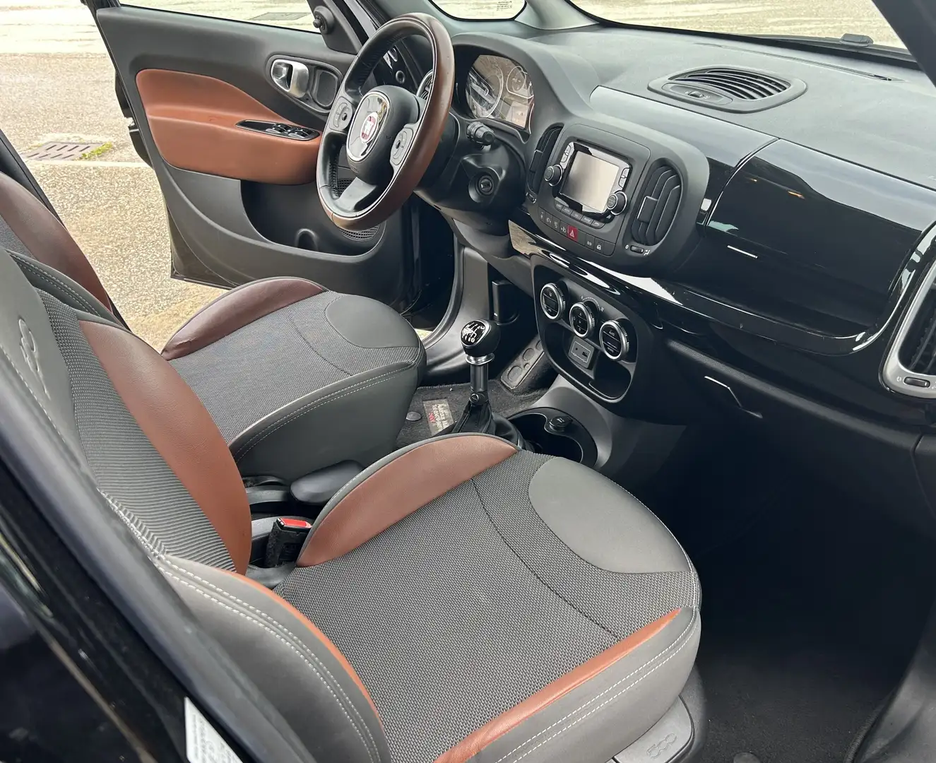 Fiat 500L Trekking 1.4 16v  benzina ok neopatentati Zwart - 2