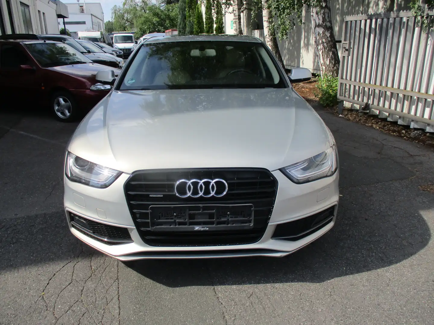 Audi A4 2.0 TFSI S line Sportpaket 4 X 4 Gold - 2