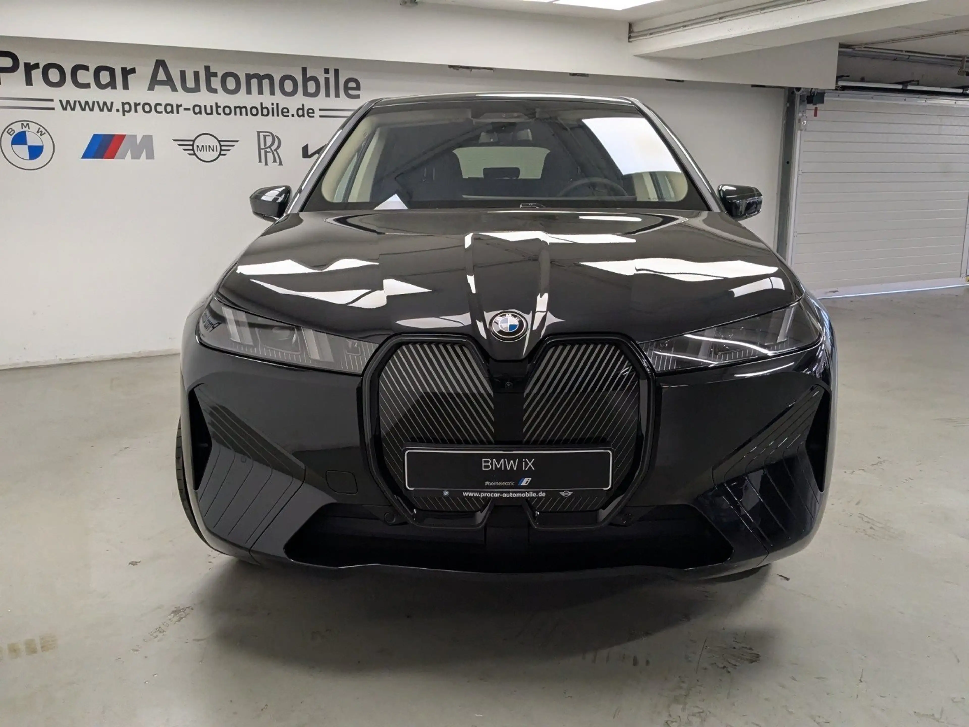 BMW iX xDrive45 AHK DA Prof PA Prof H/K AdapLED — photo 3