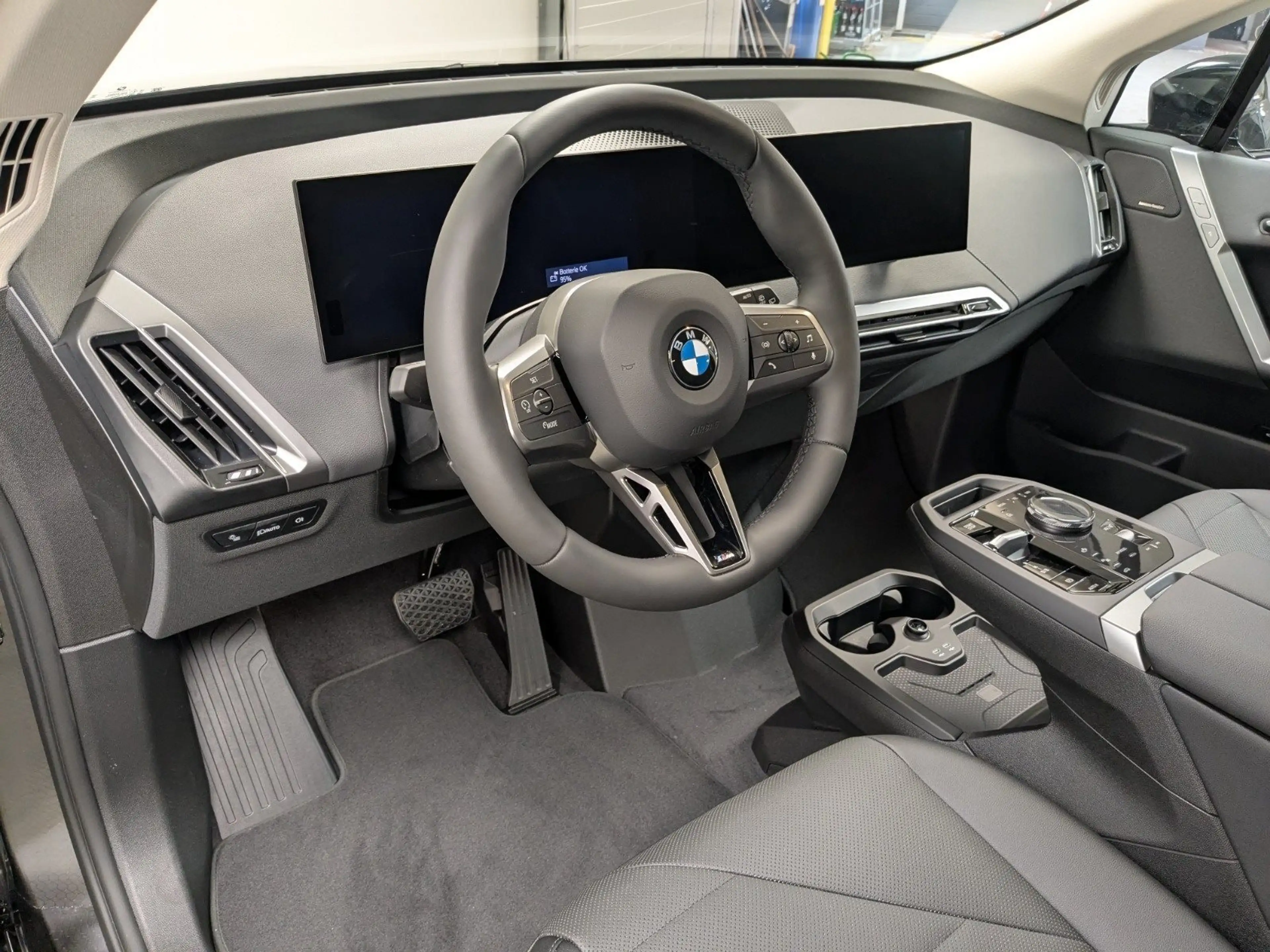 BMW iX xDrive45 AHK DA Prof PA Prof H/K AdapLED — photo 9