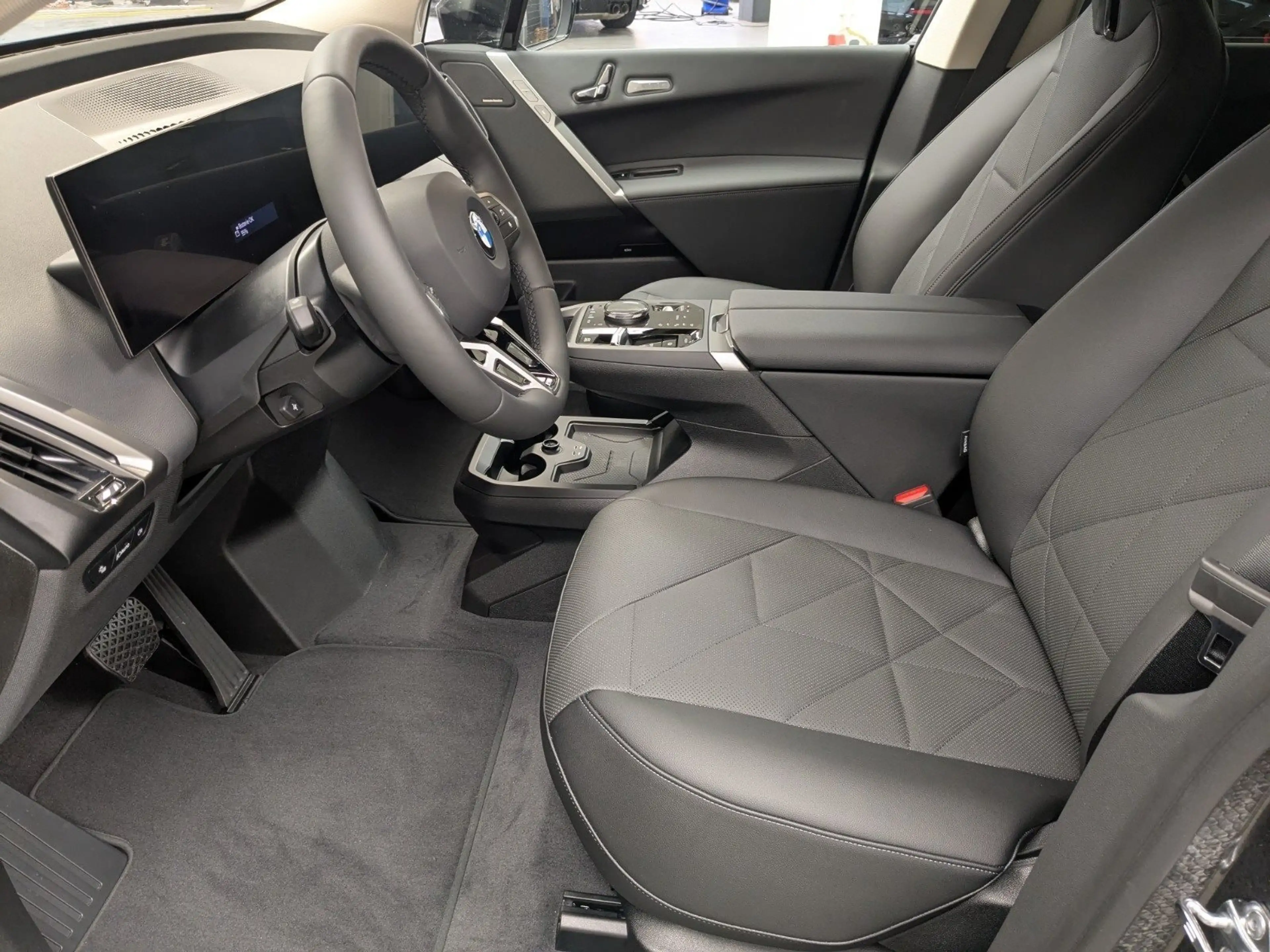 BMW iX xDrive45 AHK DA Prof PA Prof H/K AdapLED — photo 10