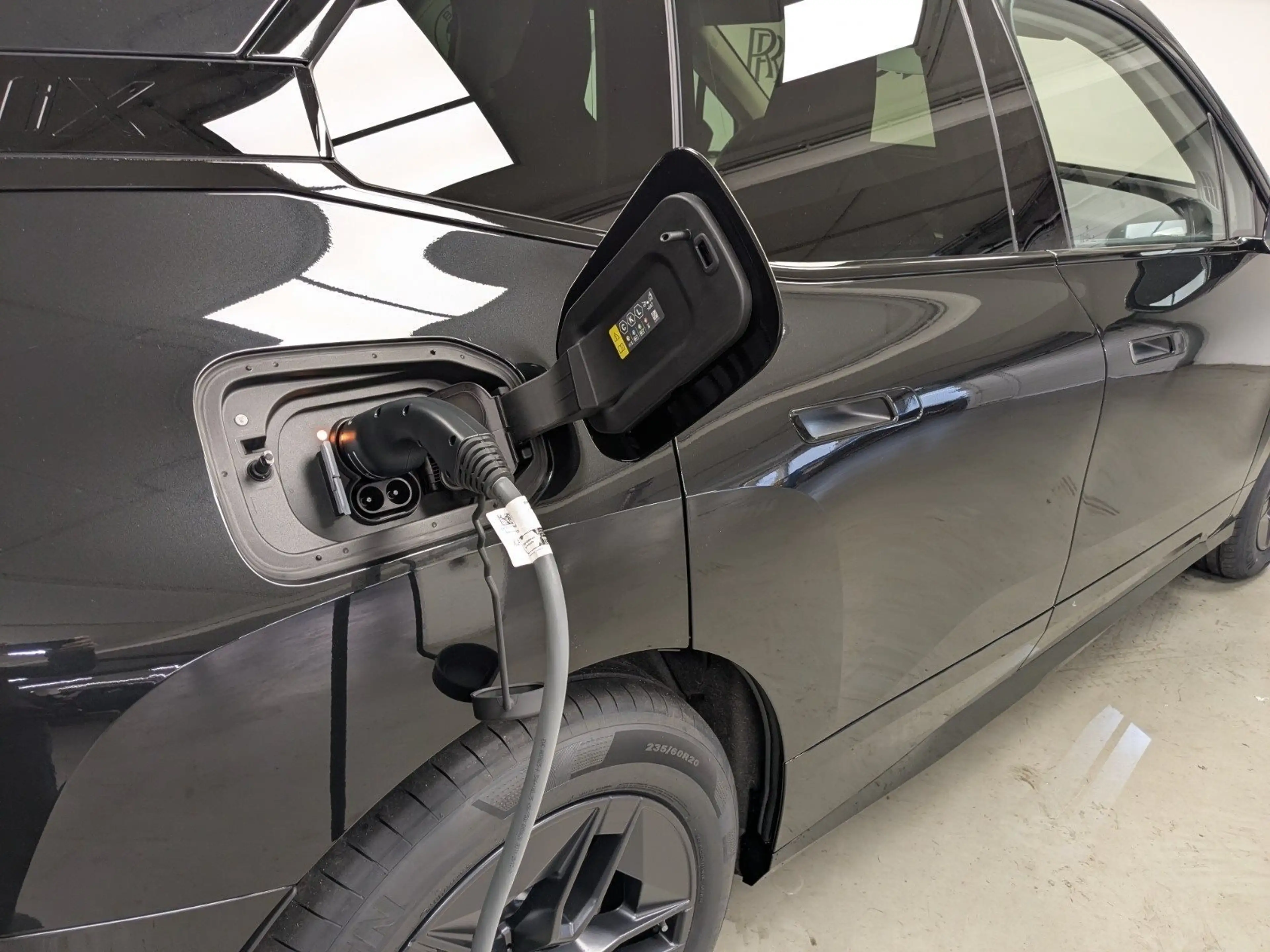 BMW iX xDrive45 AHK DA Prof PA Prof H/K AdapLED — photo 12