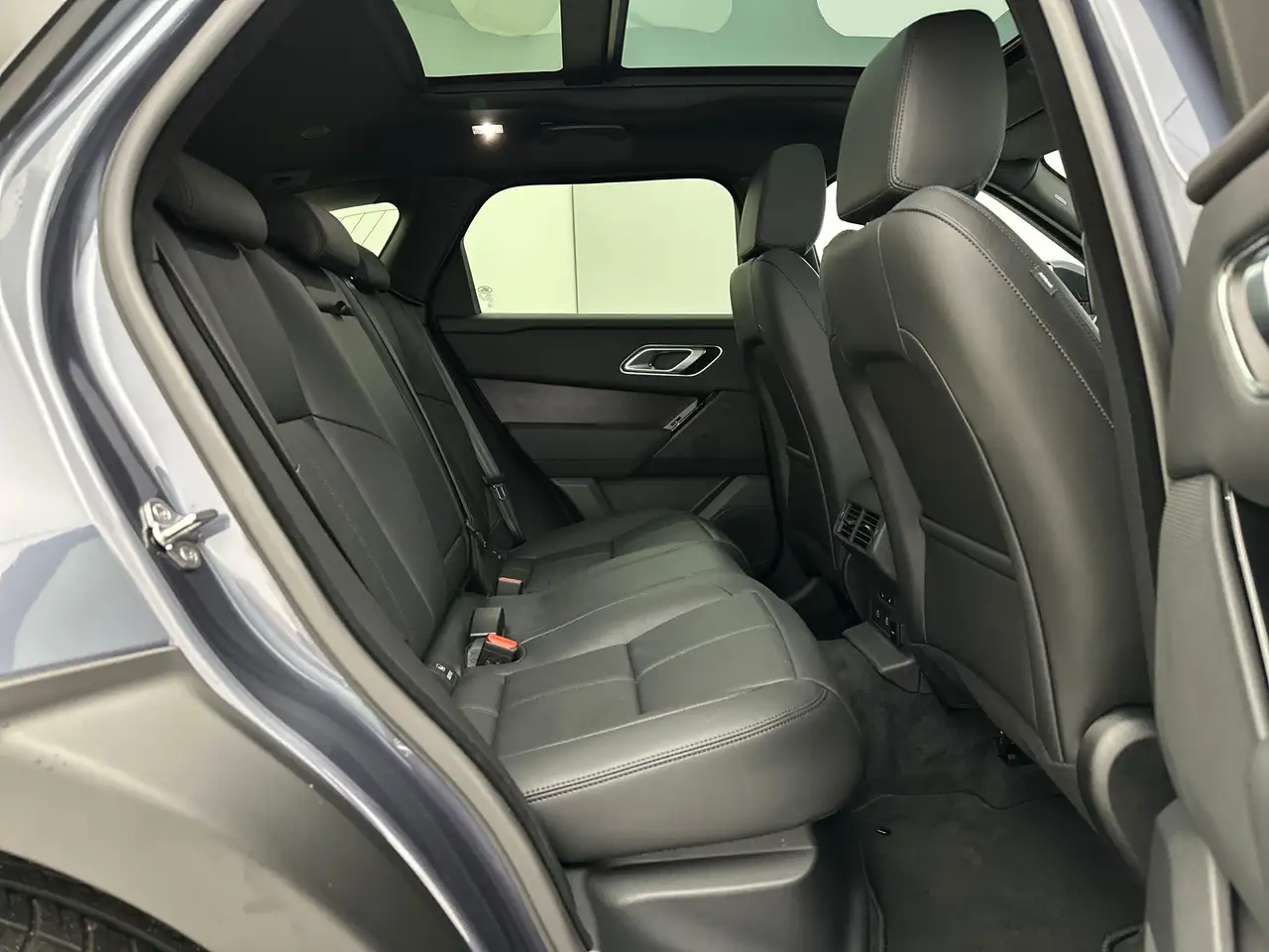 Land Rover Range Rover Velar P400e Dynamic SE 5