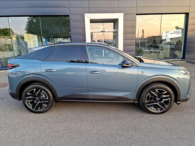 Peugeot 3008 Elektro 210 73kWh GT Exclusive "Juli verfügbar" Ansicht 9