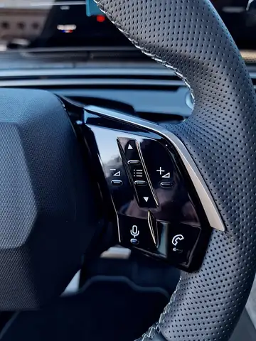 Peugeot 3008 Elektro 210 73kWh GT Exclusive "Juli verfügbar" Ansicht 24