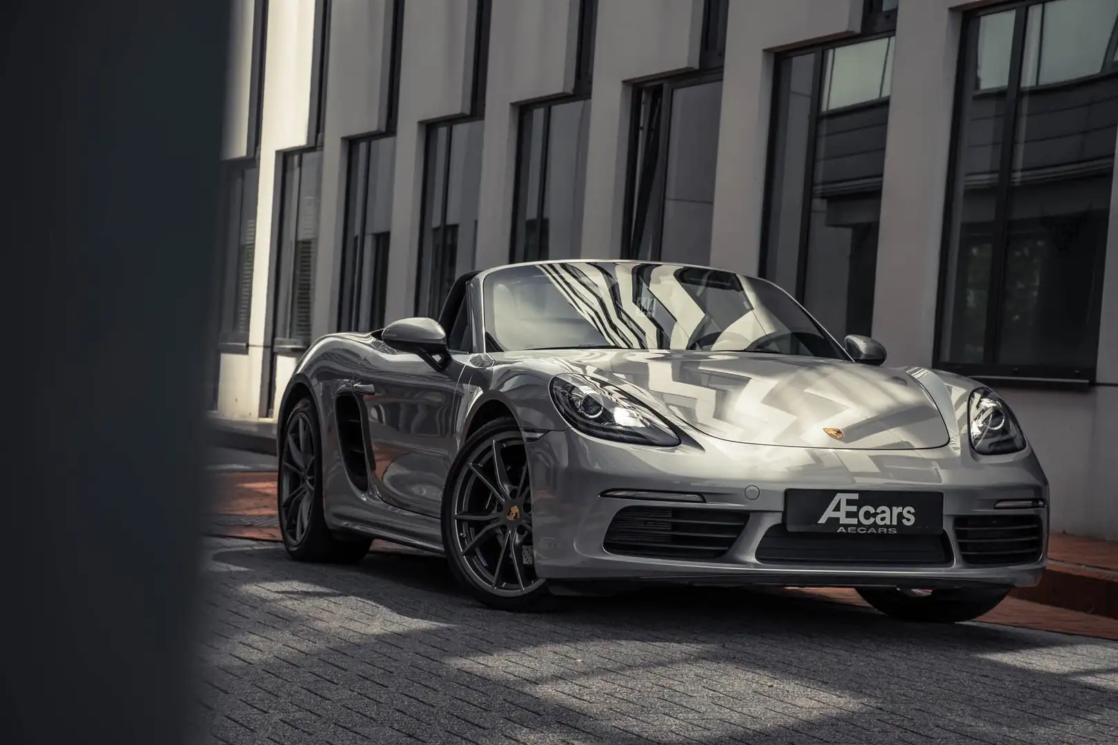 Porsche Boxster 718 *** 2.0T / MANUAL / BELGIAN / 1 OWNER *** Zilver - 1