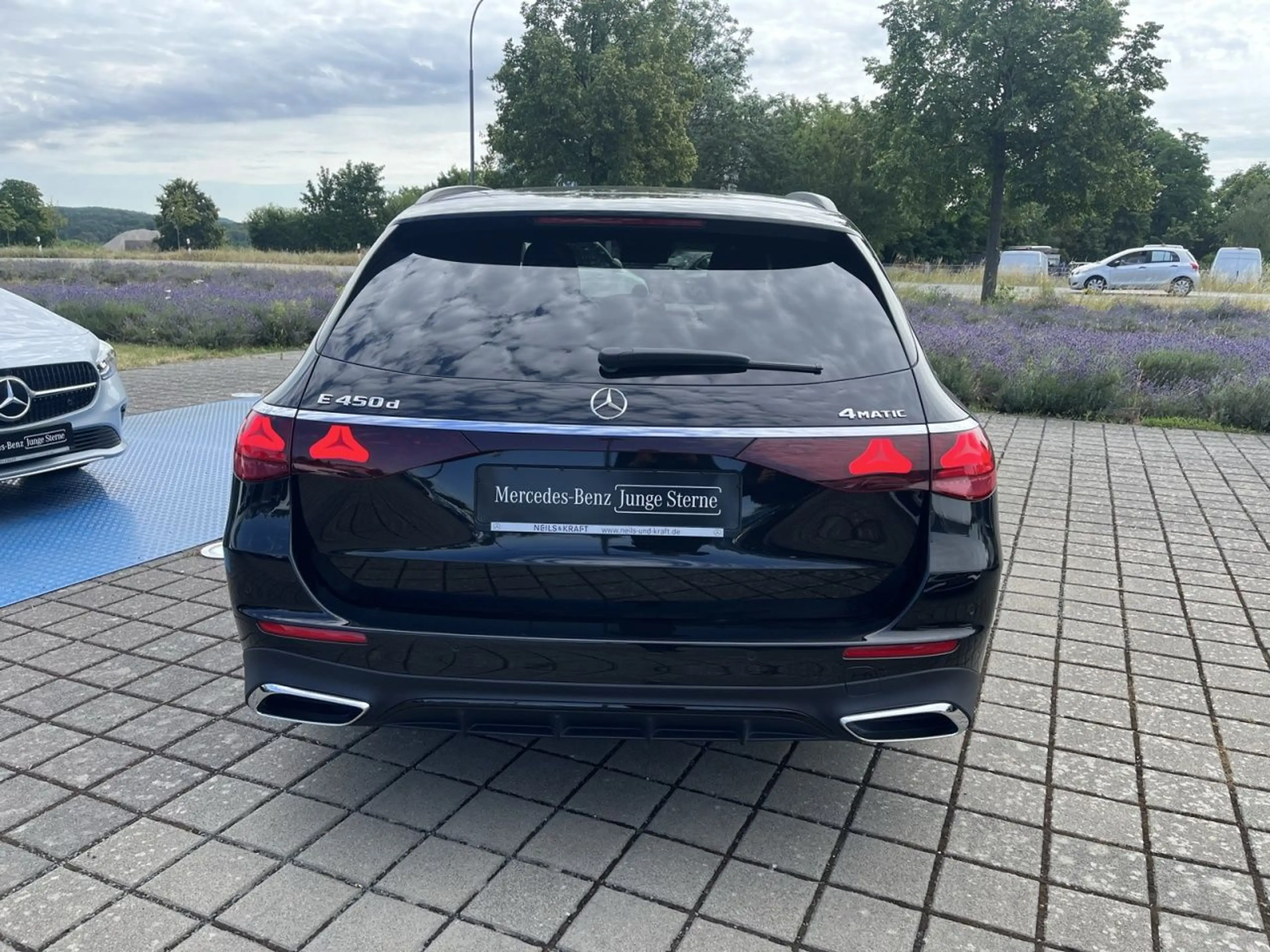 Mercedes-Benz E 450 d T 4M AMG+BURM+NIGHT+AIRMATIC+DIGI LIGHT — photo 7