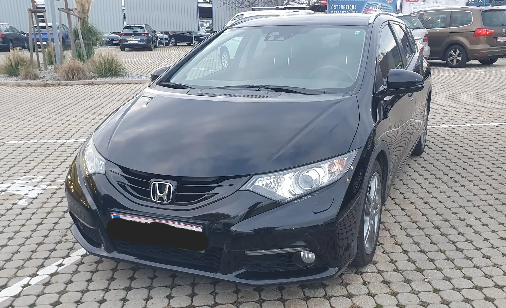 Honda Civic Civic Tourer 1,6i-DTEC Lifestyle Lifestyle Schwarz - 2