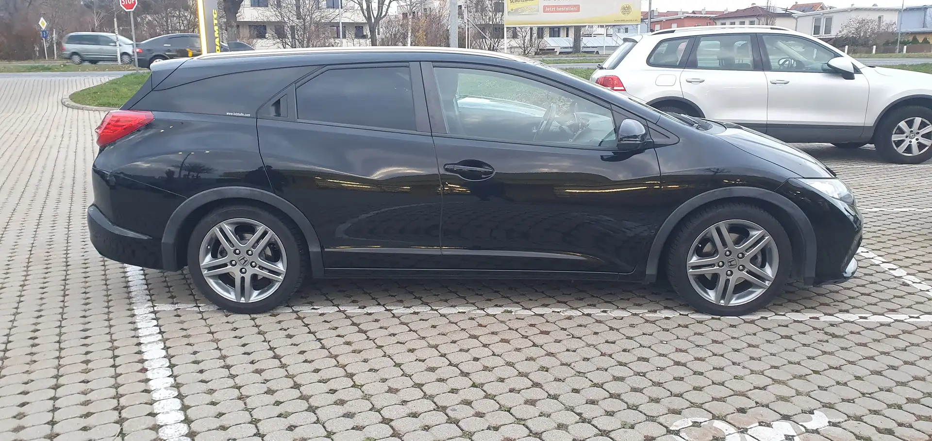 Honda Civic Civic Tourer 1,6i-DTEC Lifestyle Lifestyle Schwarz - 1