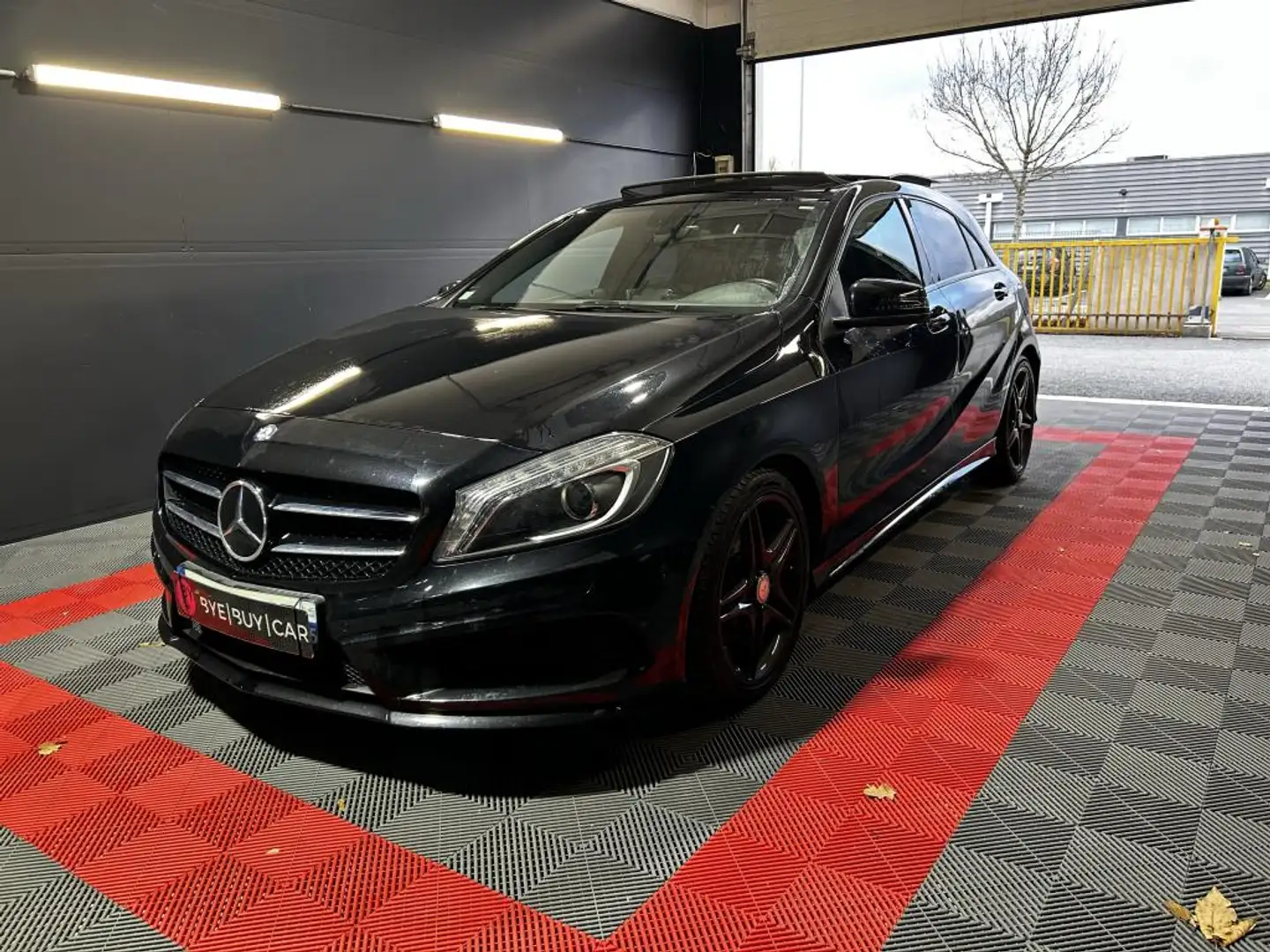 Mercedes-Benz A 200 A 200 CDI - BV 7G-DCT 176 - Pack amg - toit ouvrant - Garantie 12 mois Noir - 1